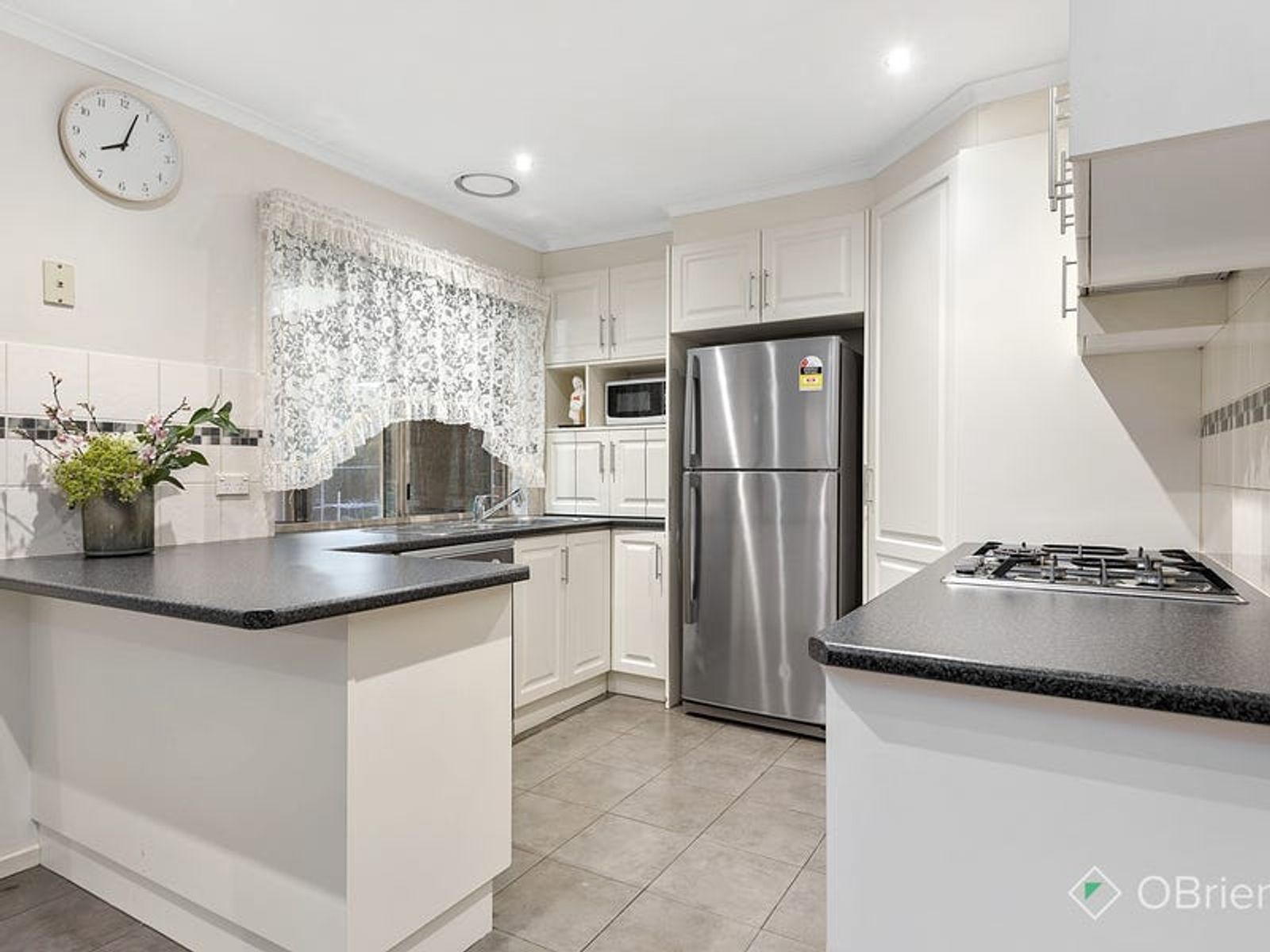 28 Arthur Phillip Drive, Endeavour Hills, VIC 3802, Endeavour Hills - Thumbnail 3