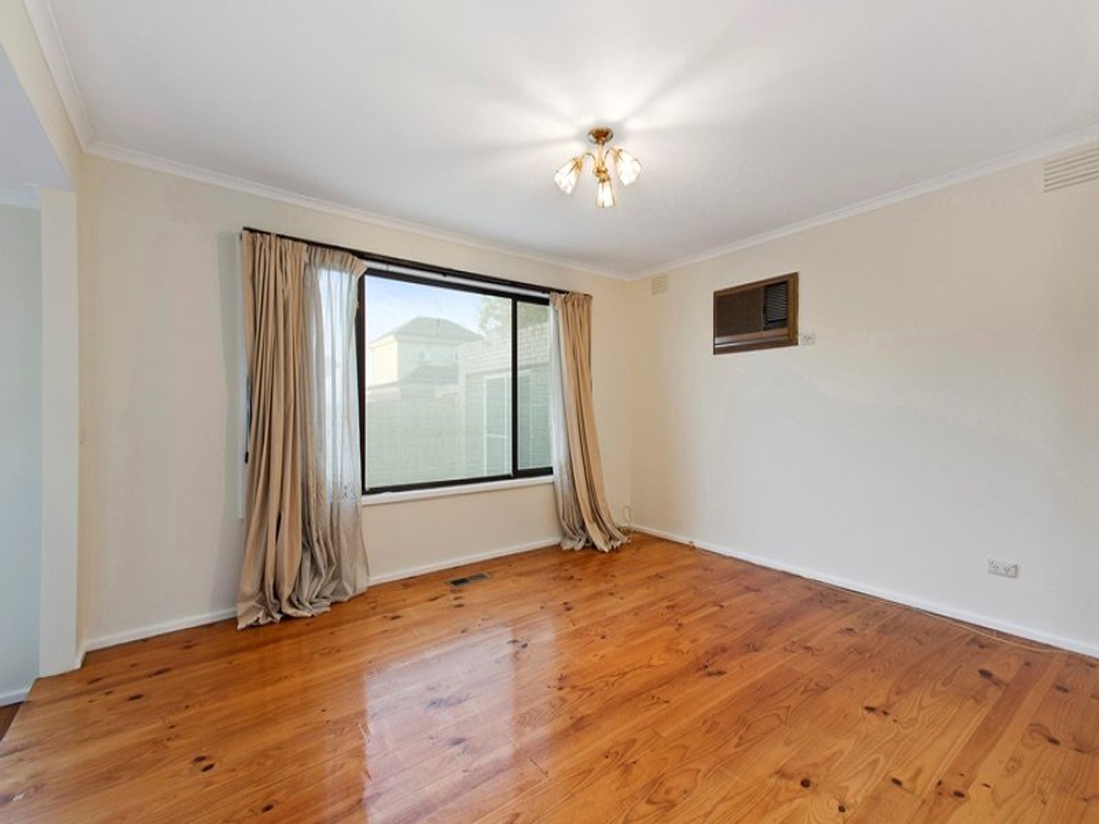 9 Elmhurst Street, Noble Park North, VIC 3174, Noble Park North - Thumbnail 7