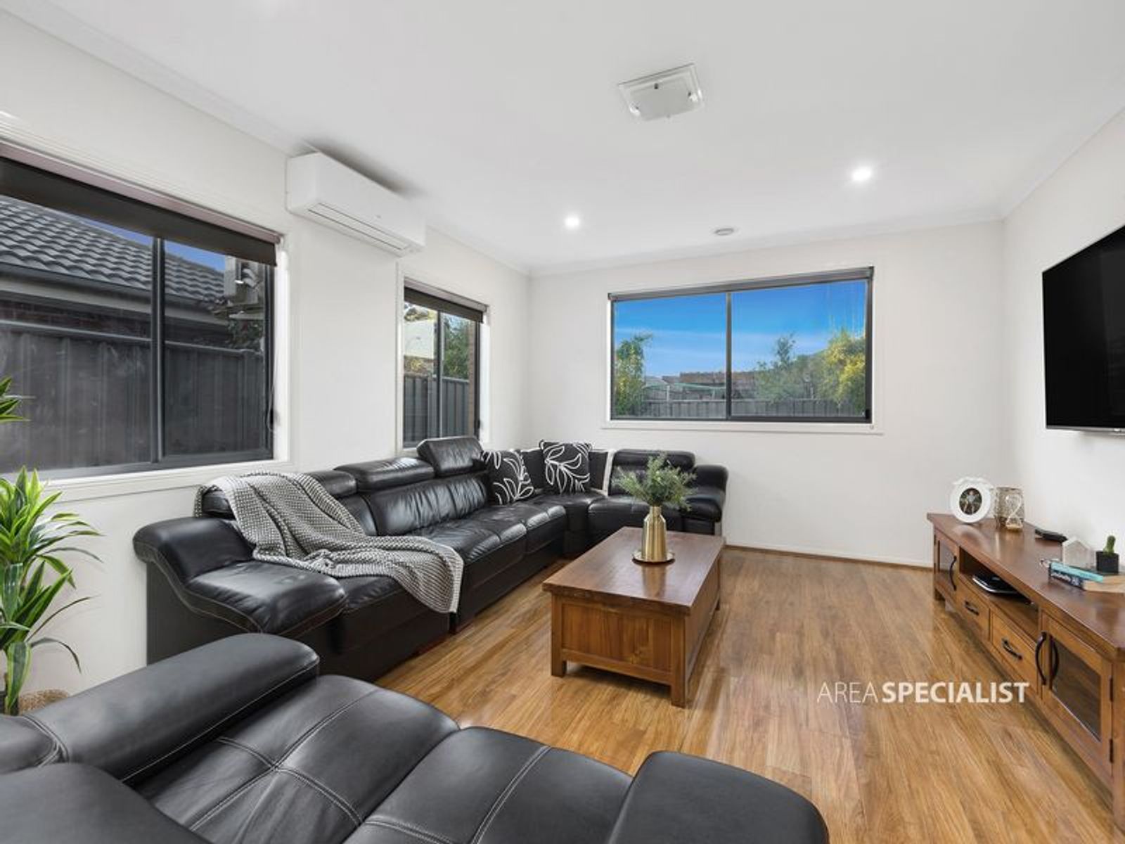 22 Hermes Avenue, Cranbourne West, VIC 3977, Cranbourne West - Thumbnail 5