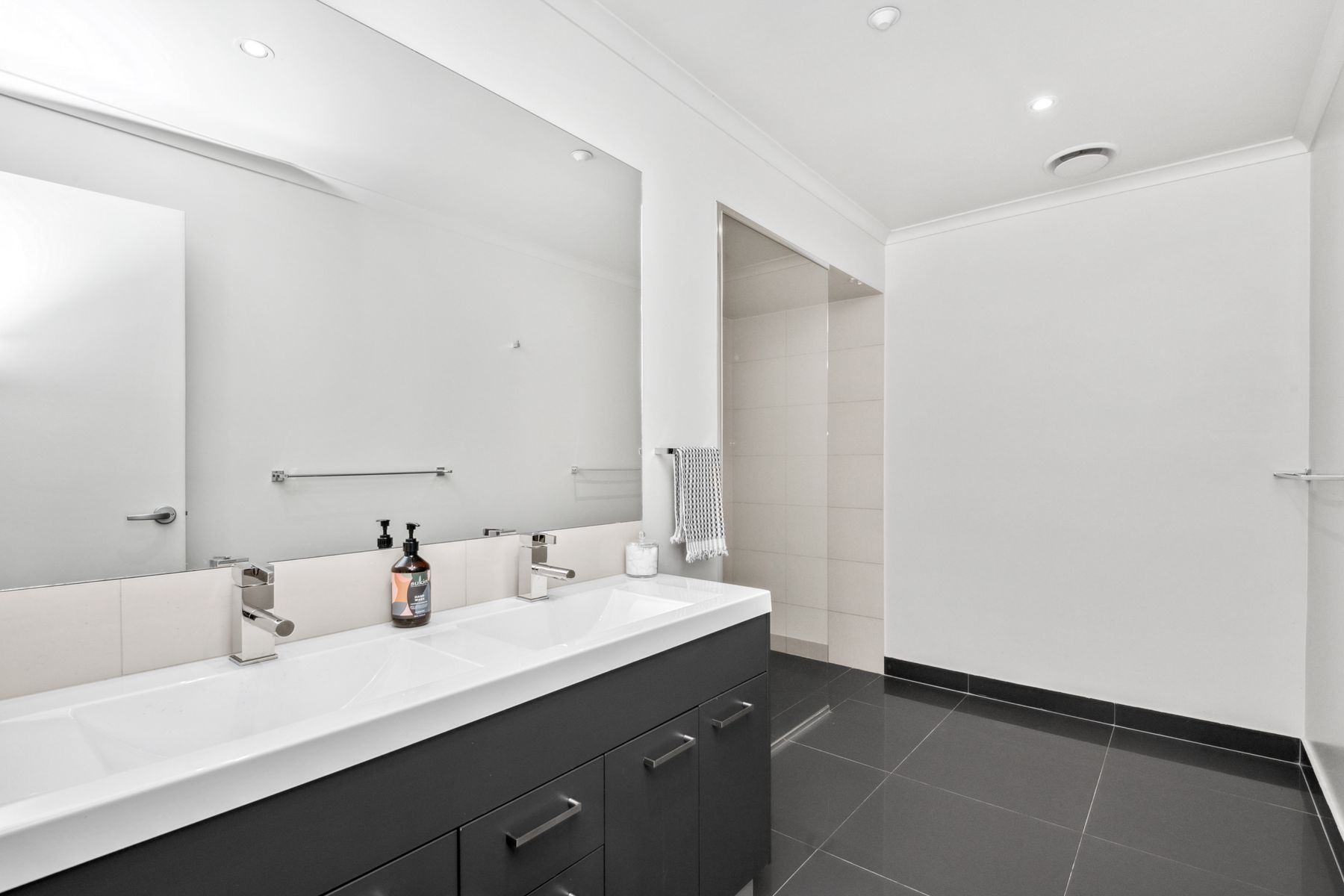 2/9 Acacia Street, Bendigo VIC 3550, Bendigo - Thumbnail 7