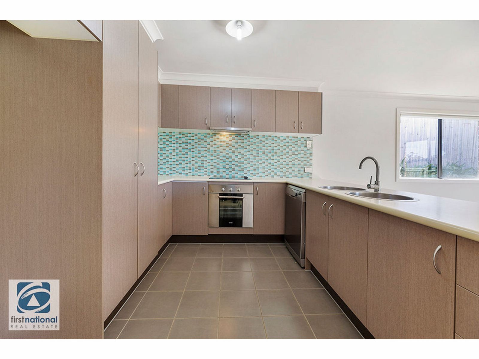8 Rowan Walk, Drouin, VIC 3818, Drouin - Thumbnail 2