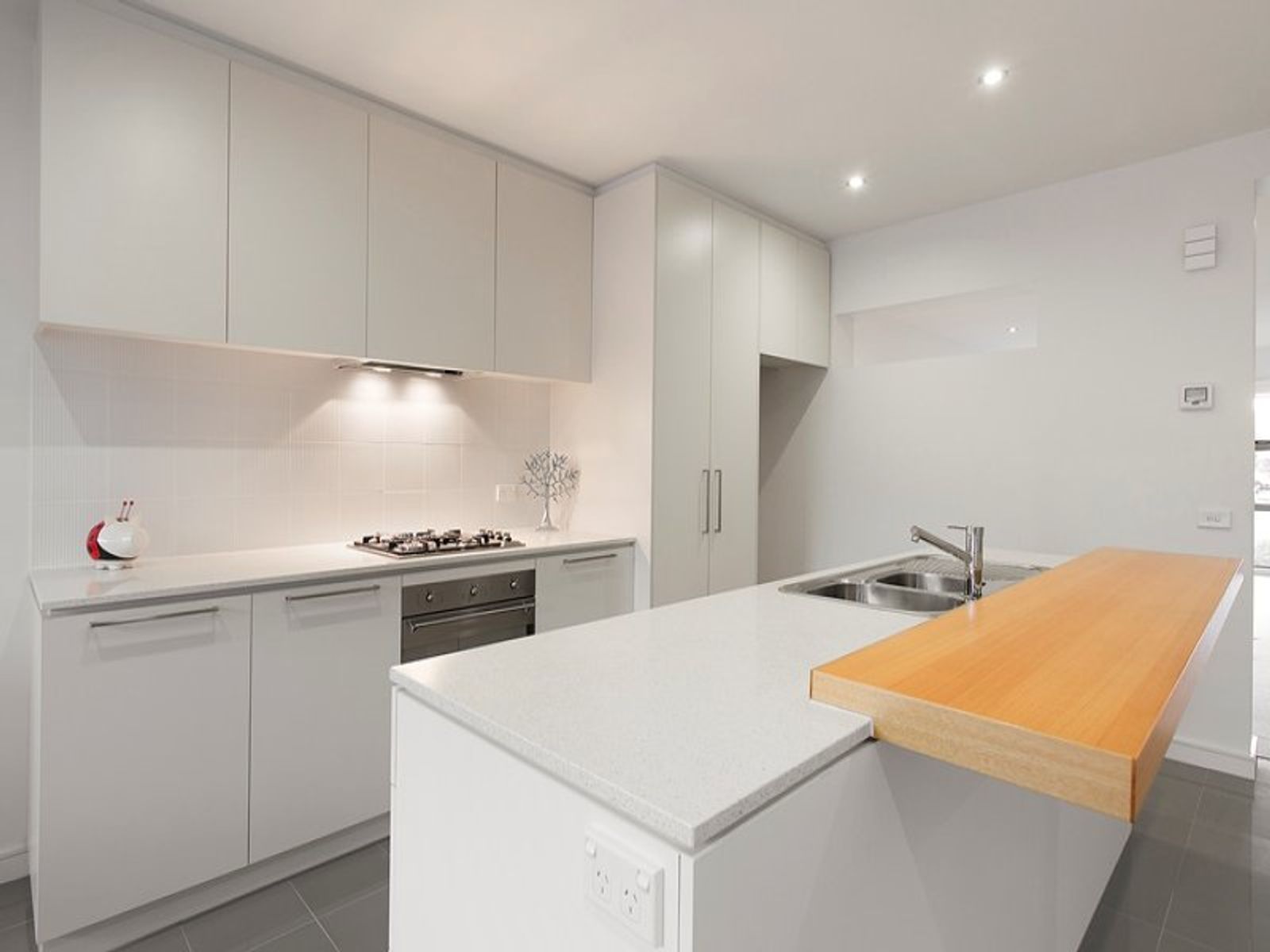 21 Paragon Way, Waterways, VIC 3195, Waterways - Thumbnail 4