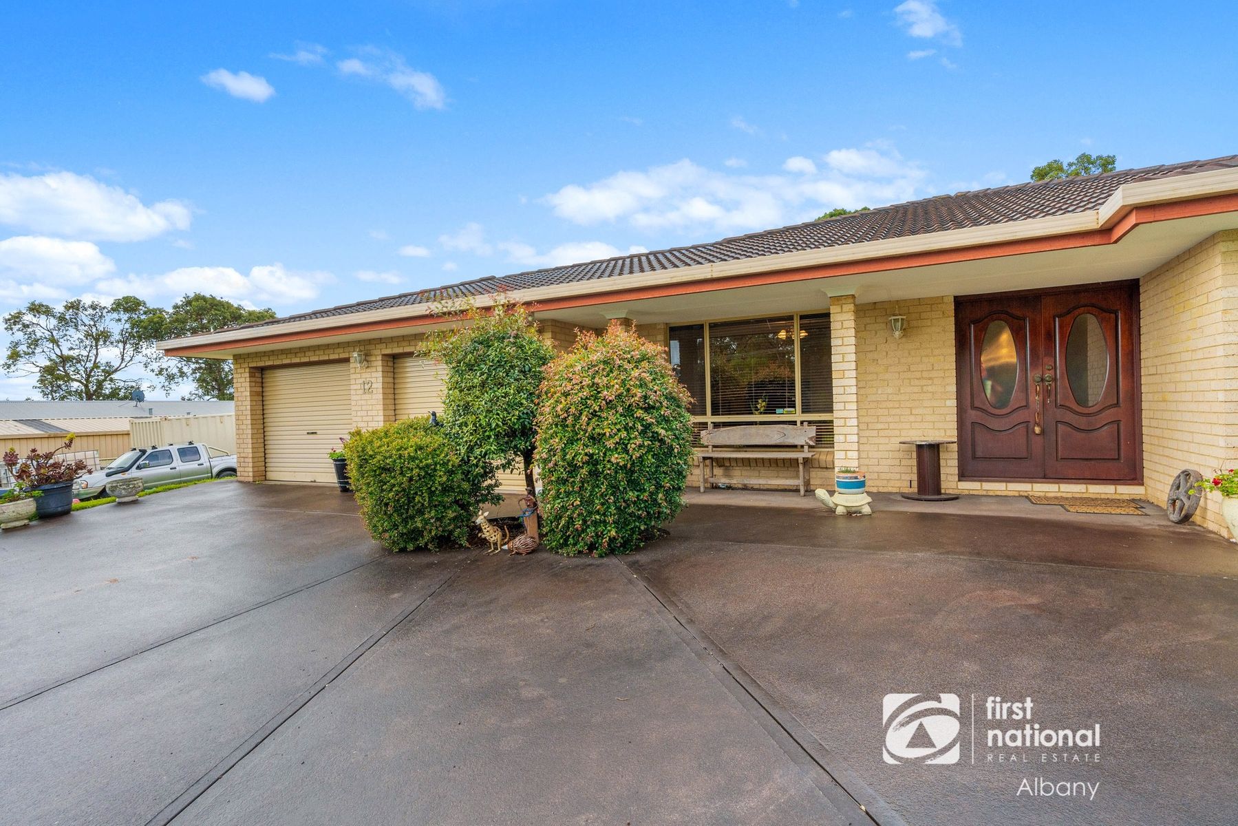 12 Le Grande Avenue, Orana WA 6330