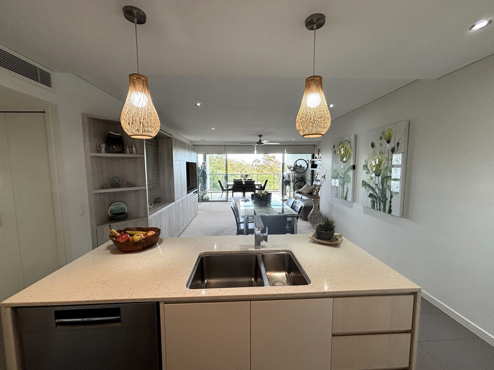 303/18 PARADISE Street, Highgate Hill - Image 1