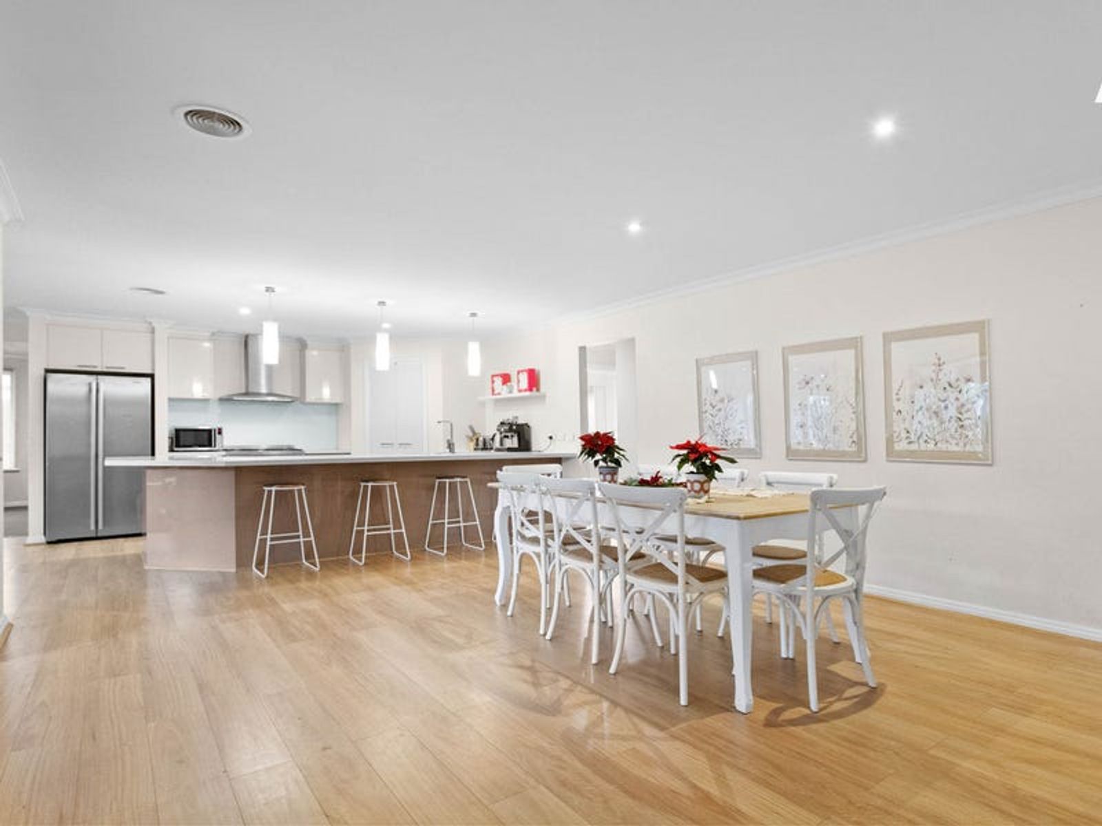8 Peter Chance Crescent, Langwarrin, VIC 3910, Langwarrin - Thumbnail 2