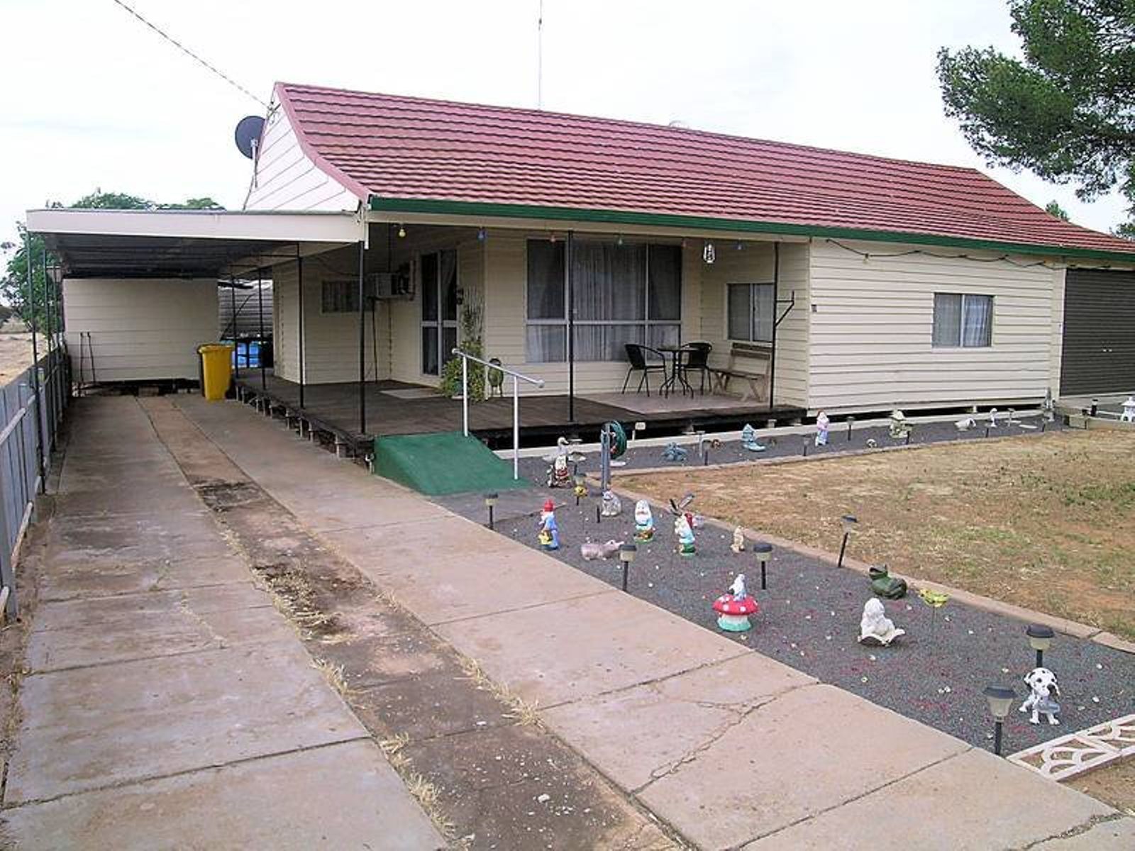11 Goudie Street, Speed - Image 1
