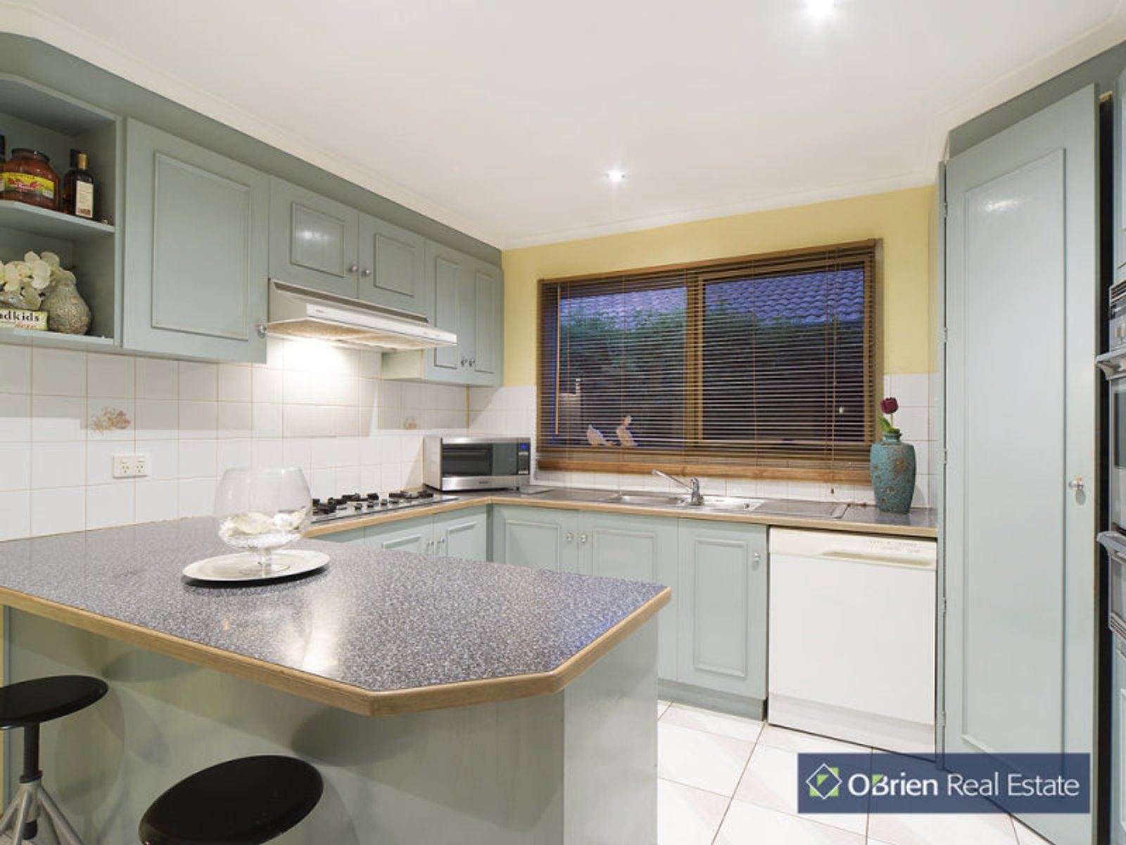 14 Preston Ave, Endeavour Hills, VIC 3802, Endeavour Hills - Thumbnail 3