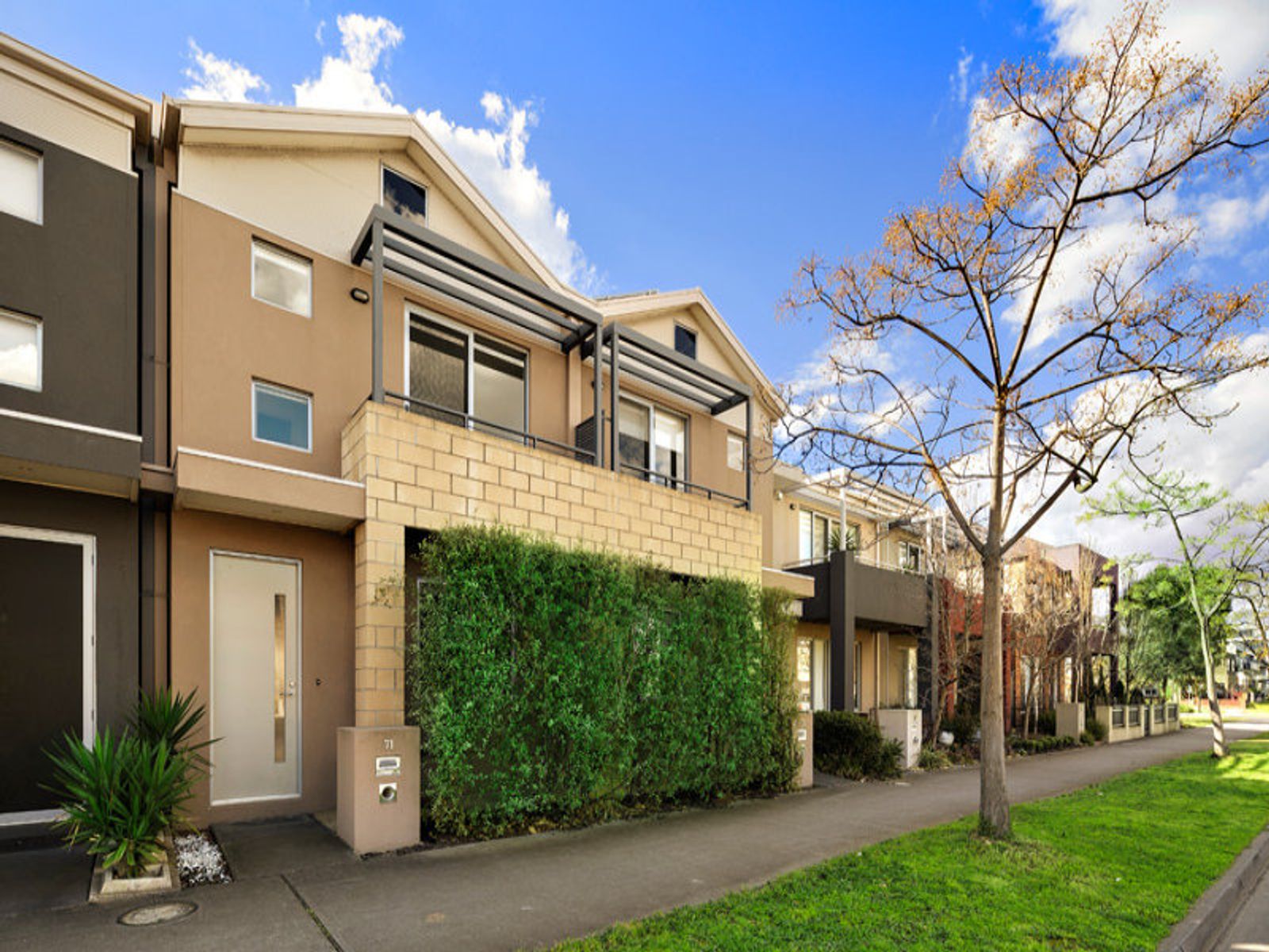 71 Edgewater Boulevard, Maribyrnong - Thumbnail 2