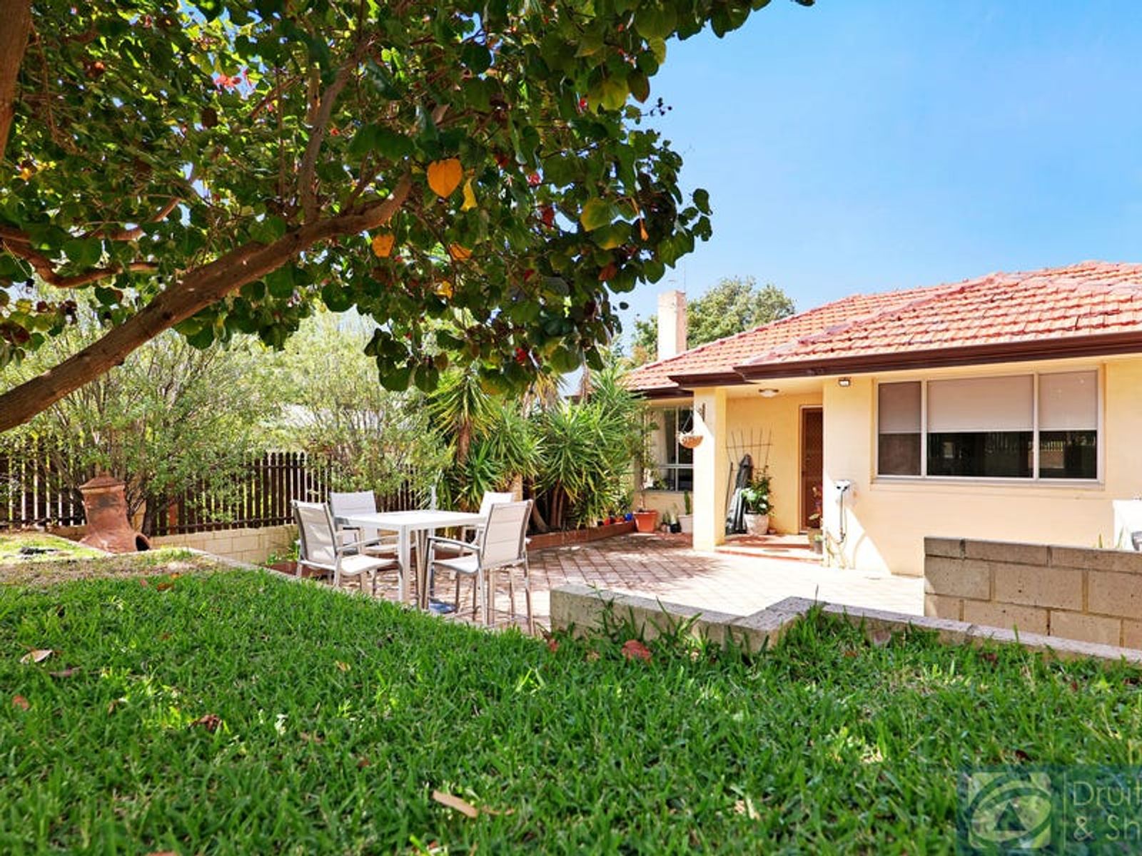 18 Gwelup Street, Karrinyup WA 6018