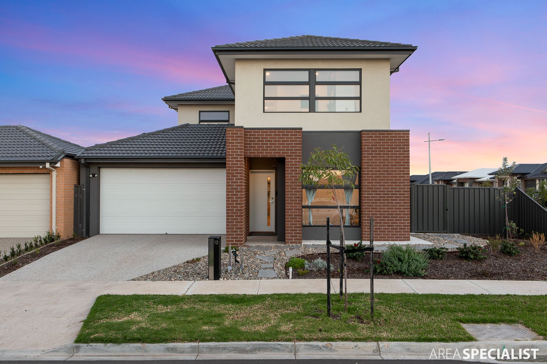 12 Colchester Drive, Werribee, VIC 3030, Werribee - Thumbnail 2