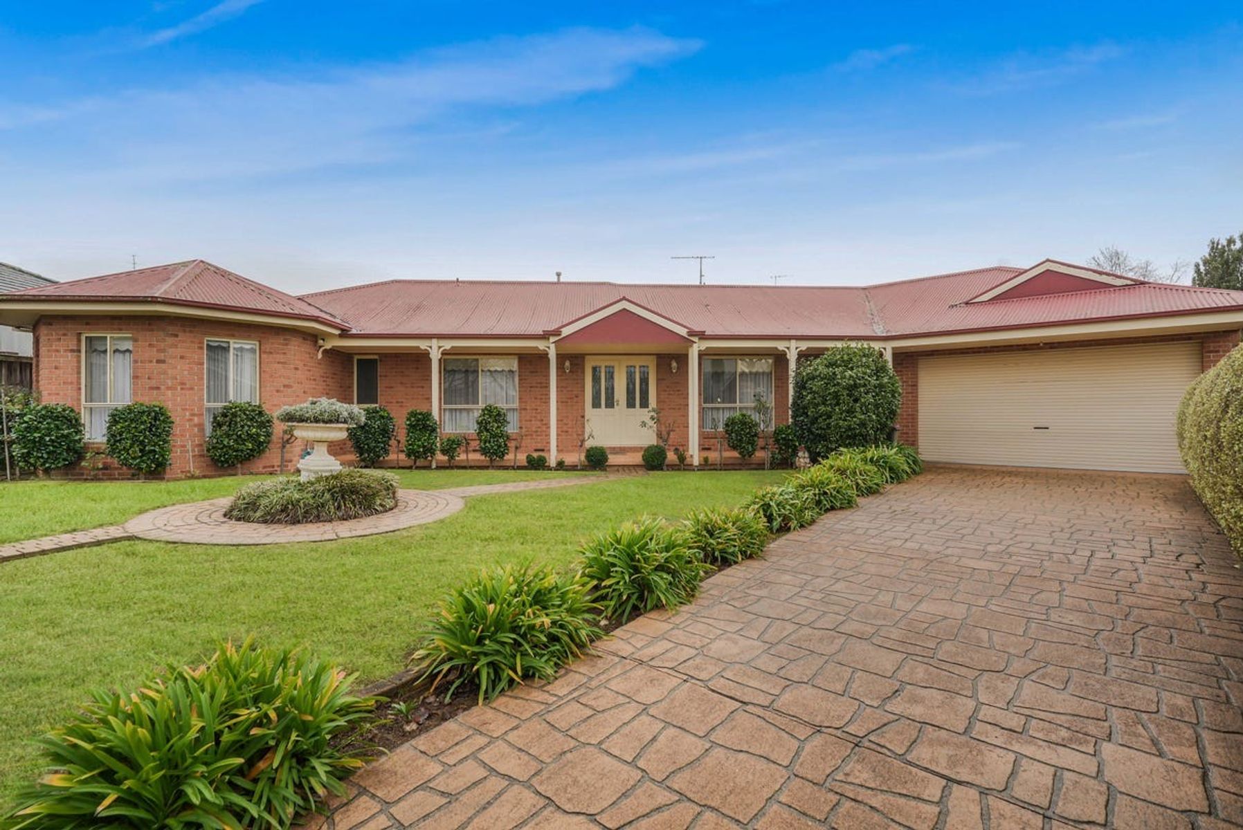 30 BANKSIA STREET, Warragul VIC 3820, Warragul - Thumbnail 2