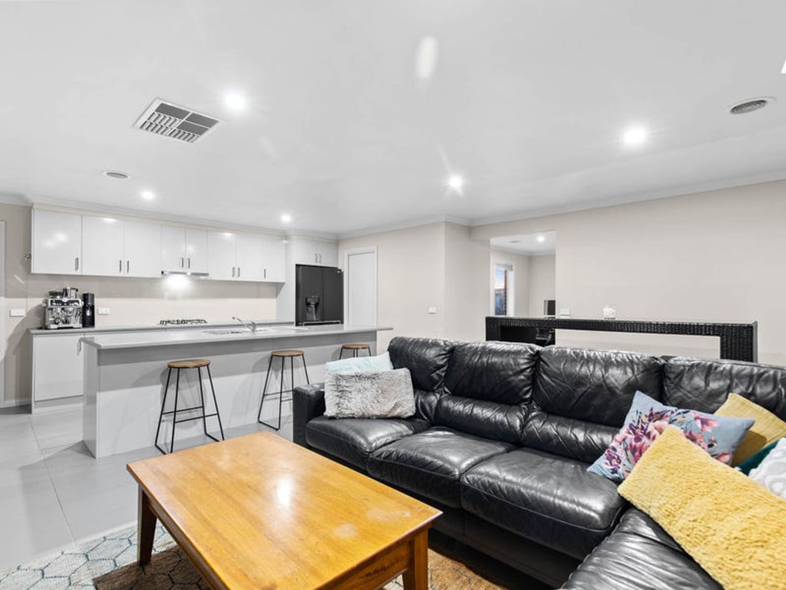 11 Stockhaven Circuit, Langwarrin, VIC 3910, Langwarrin - Thumbnail 8