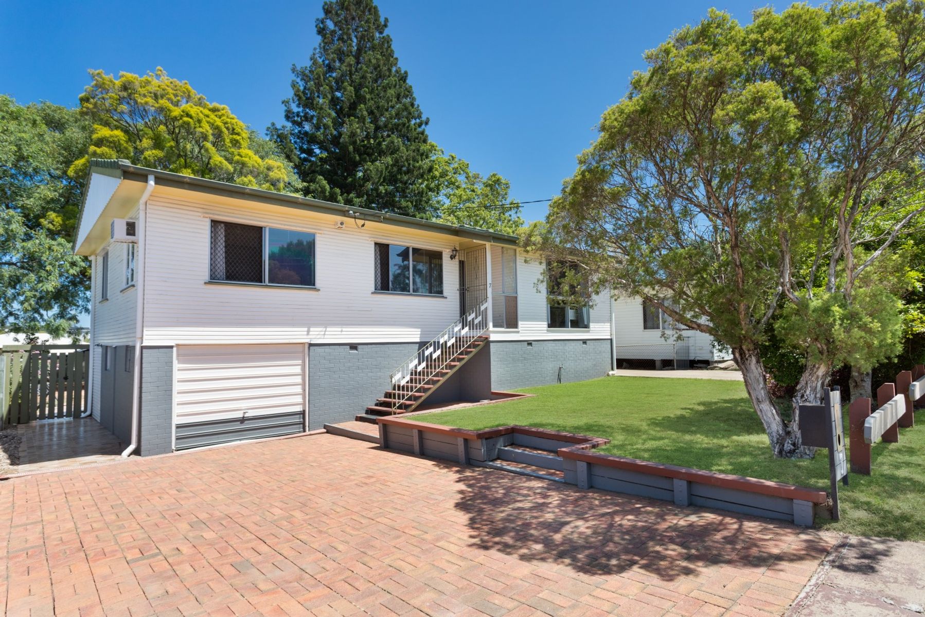 7 Heather Street, Silkstone QLD 4304, Silkstone - Thumbnail 2