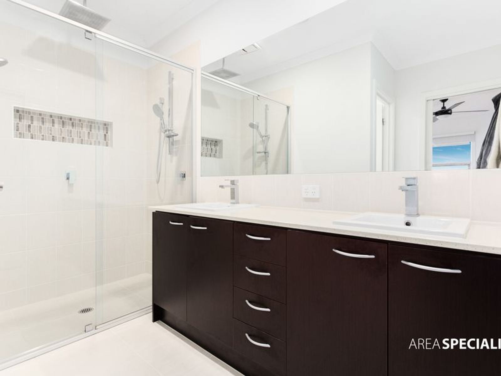 69 BURFORD WAY, Cranbourne North, VIC 3977, Cranbourne North - Thumbnail 3
