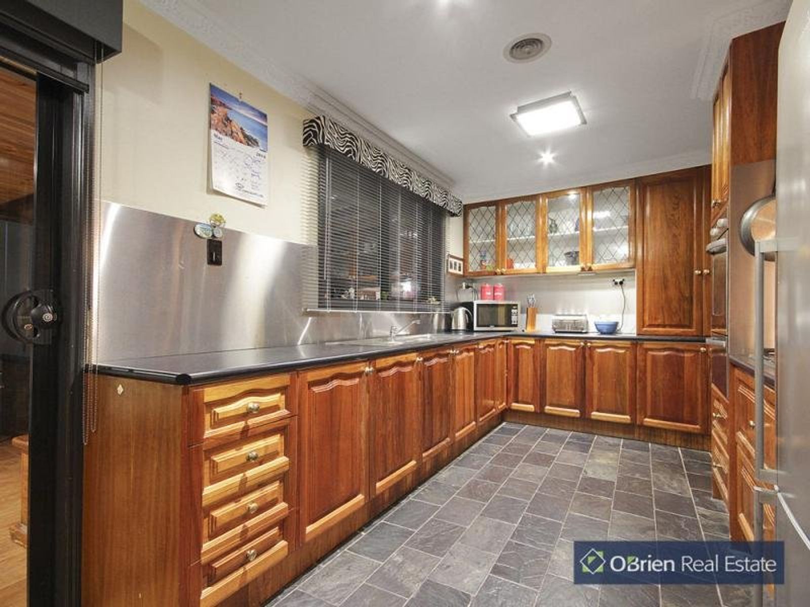 9 Knight Court, Endeavour Hills, VIC 3802, Endeavour Hills - Thumbnail 2