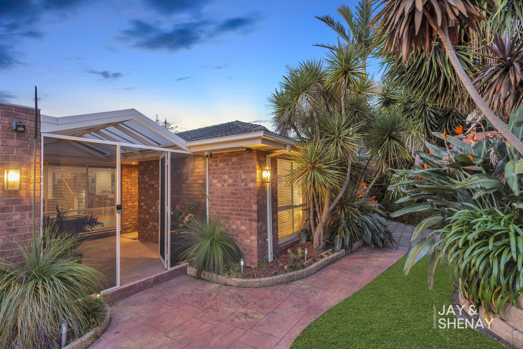 9 Embley Glade, Endeavour Hills, VIC 3802, Endeavour Hills - Thumbnail 2