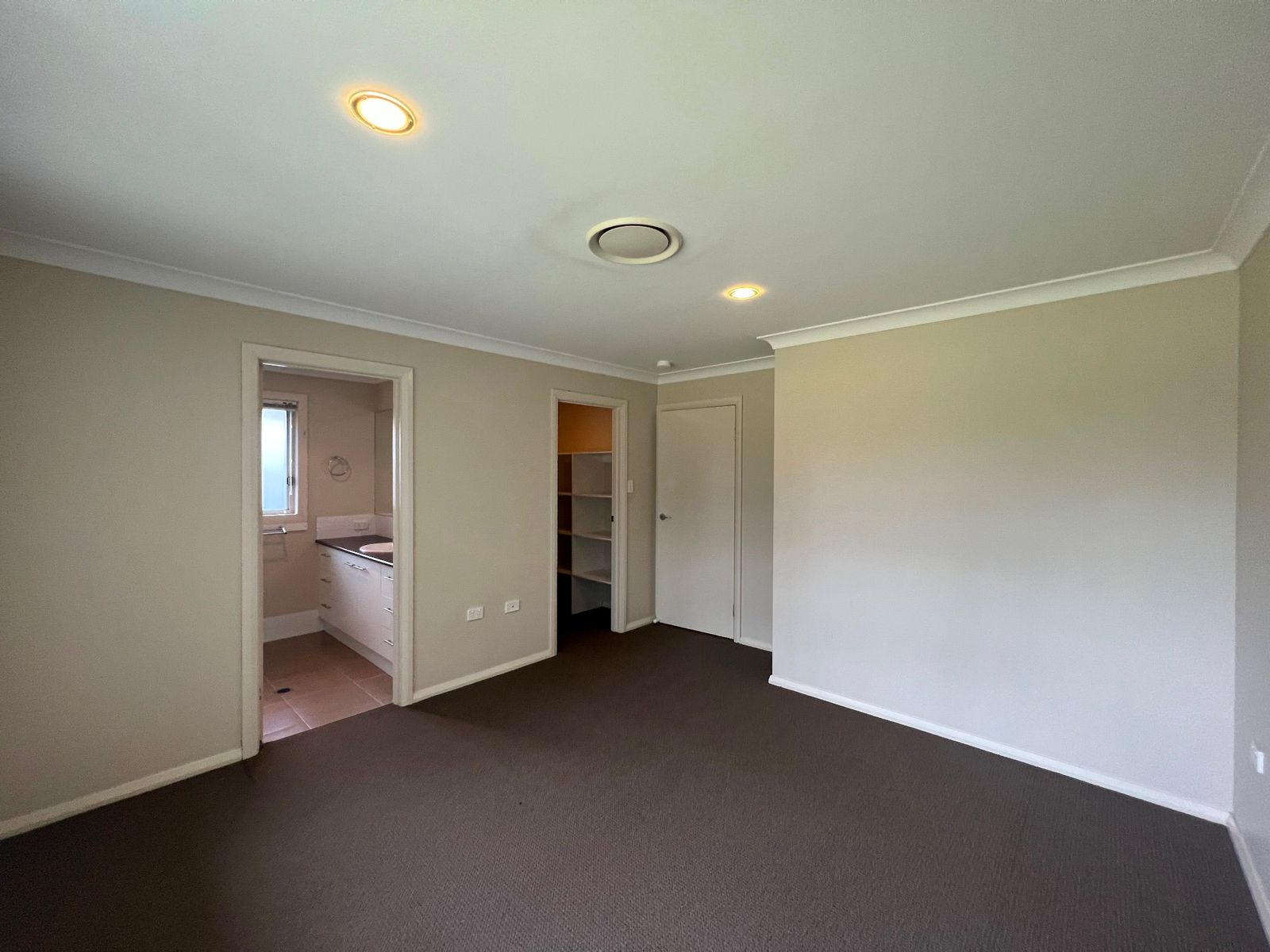 30 Cameron Street, Chinchilla QLD 4413, Chinchilla - Thumbnail 8