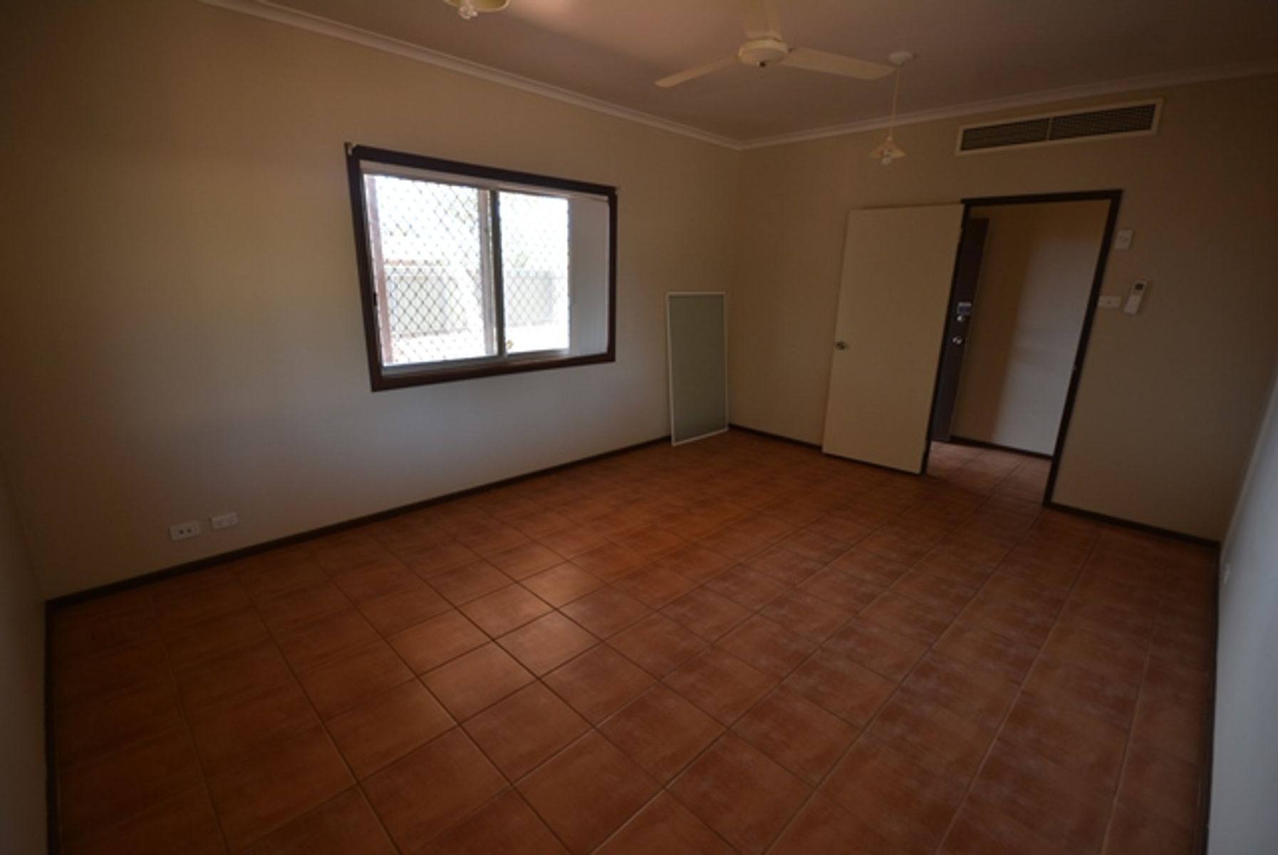 18 Steamer Avenue, South Hedland WA 6722, South Hedland - Thumbnail 6