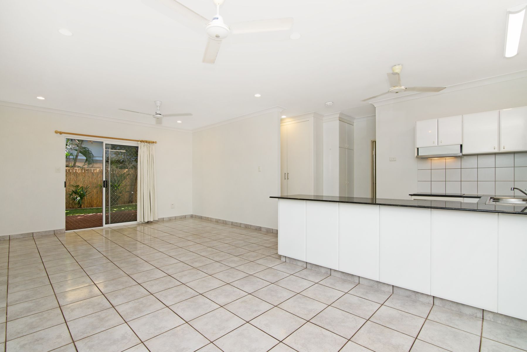 2/7 Sovereign Circuit, Coconut Grove NT 0810, Coconut Grove - Thumbnail 4