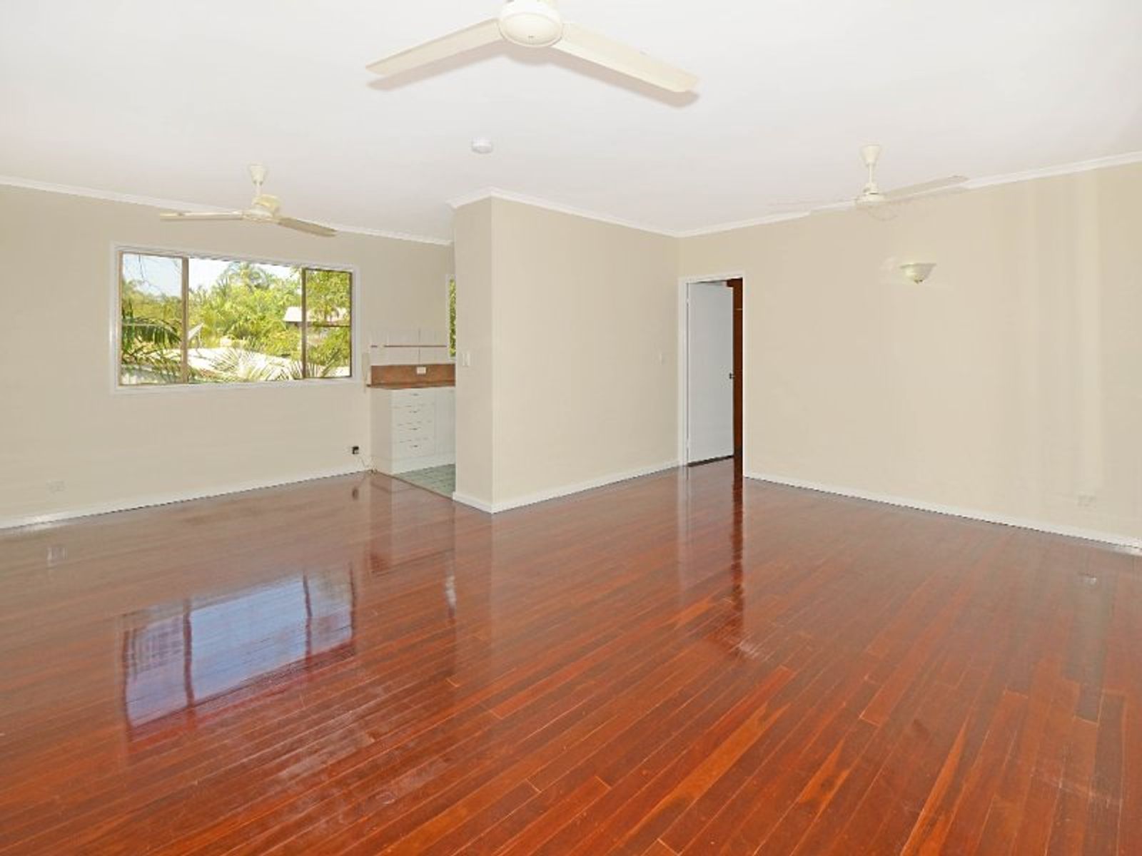 35 Mahogany Crescent, Karama NT 0812, Karama - Thumbnail 4