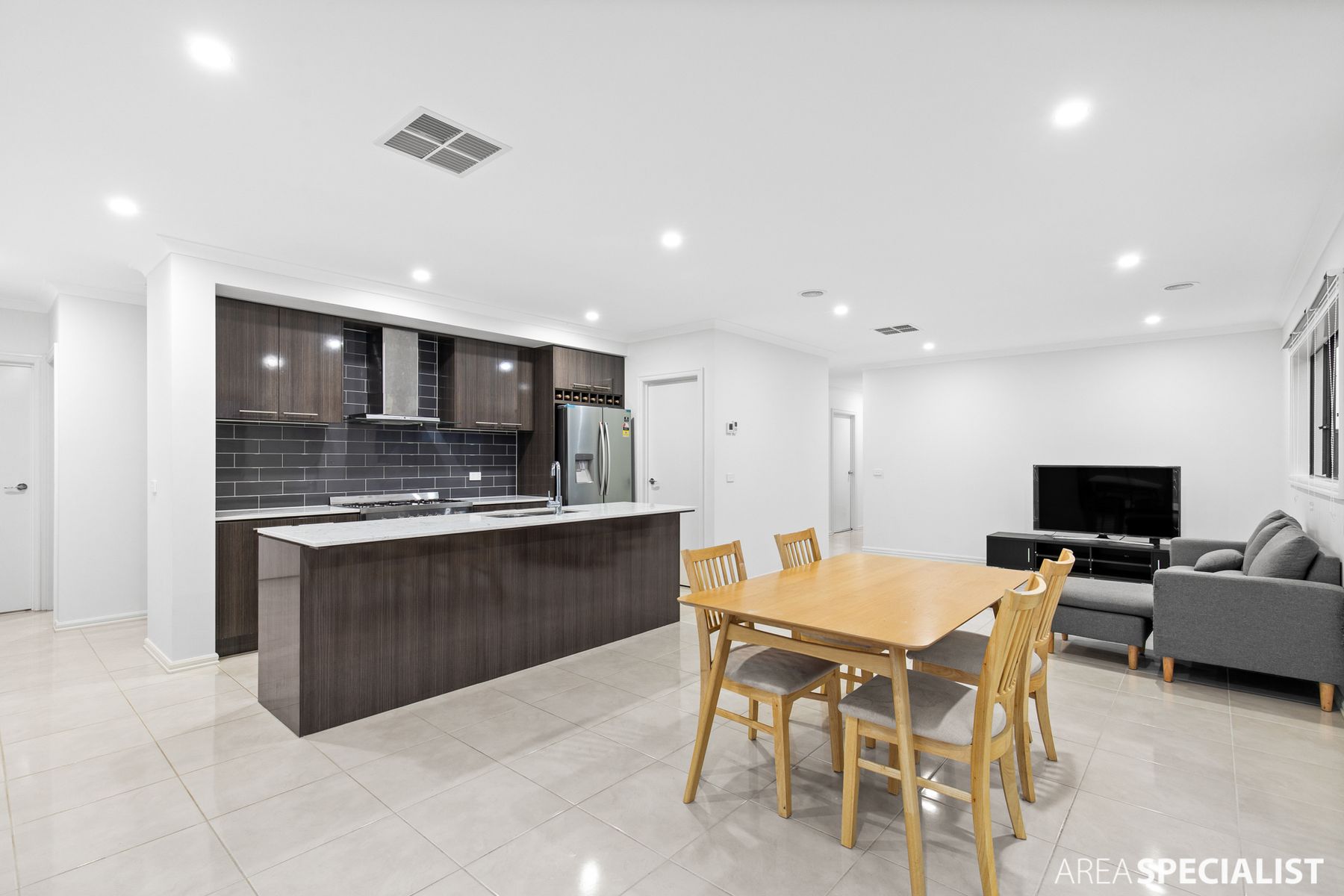 40 Tiverton Terrace, Werribee, VIC 3030, Werribee - Thumbnail 8