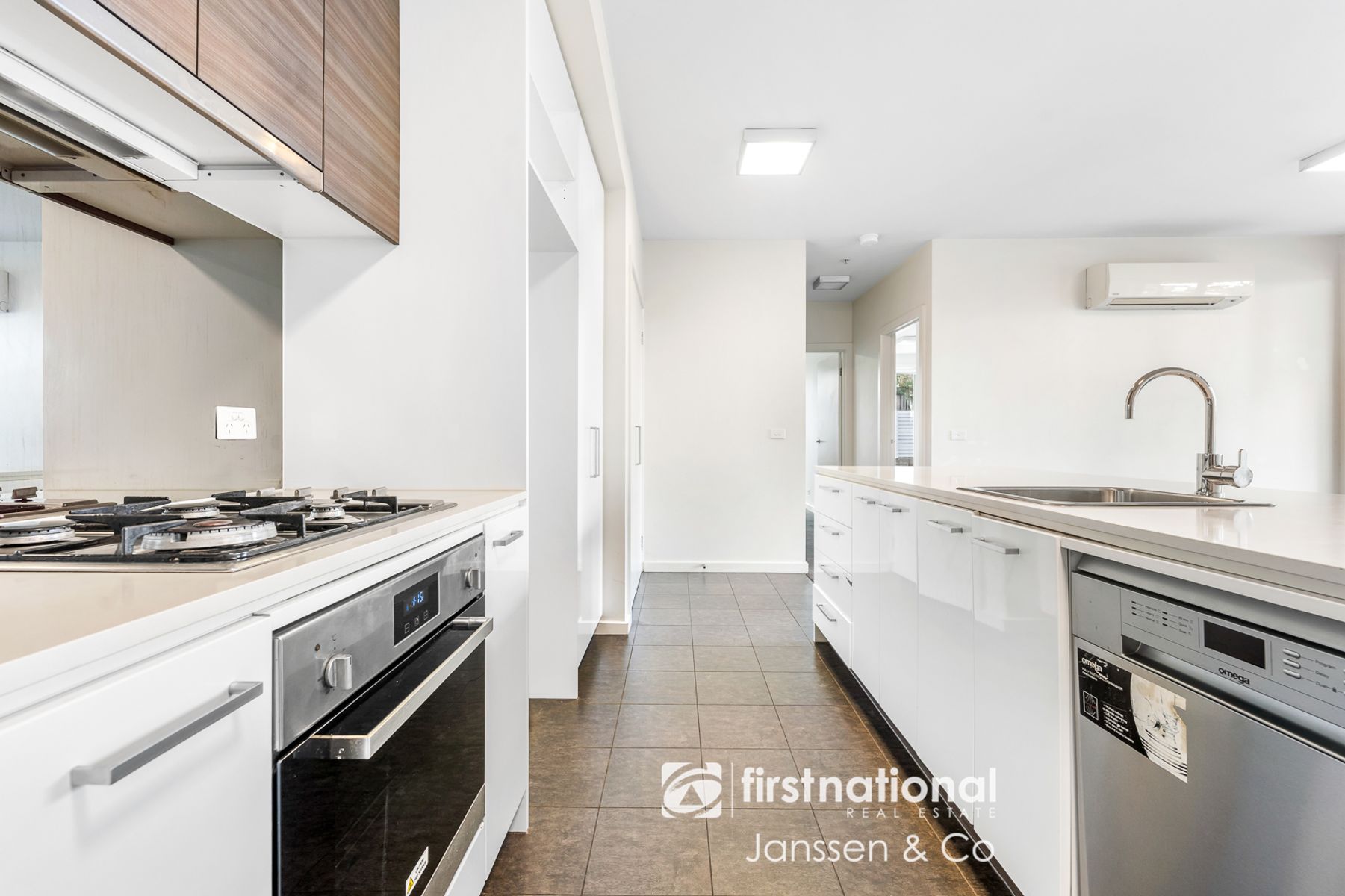 109/8 Yarra Bing Crescent, Burwood VIC 3125, Burwood - Thumbnail 2