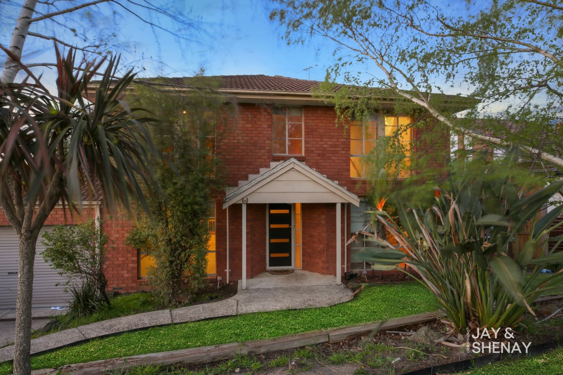 16 Lawrence Drive, Berwick, VIC 3806, Berwick - Thumbnail 2