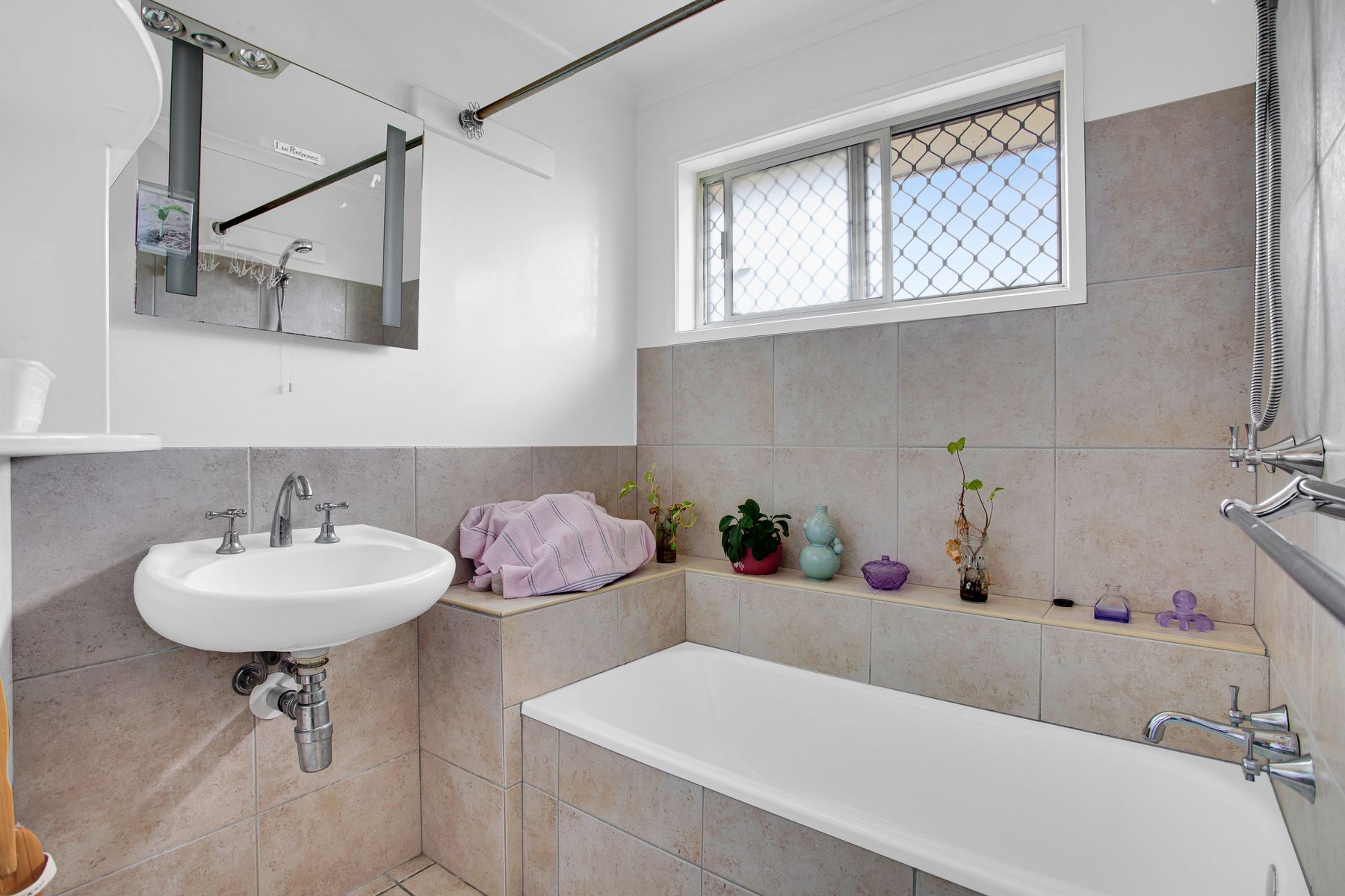 1/2 Russell Street, Woodridge QLD 4114, Woodridge - Thumbnail 4