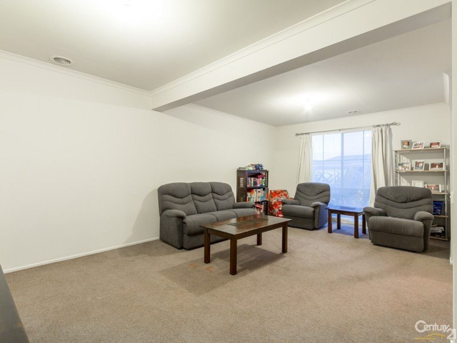 21 Maddock Drive, Cranbourne East - Thumbnail 7