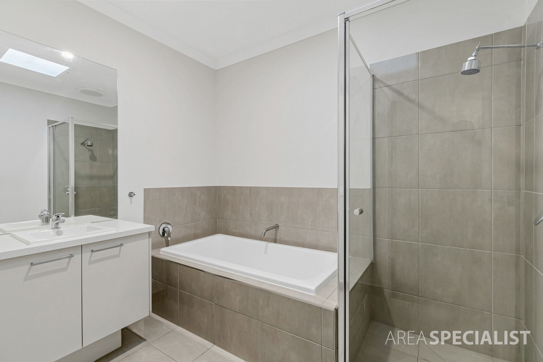 18 Dargle Way, Clyde North, VIC 3978, Clyde North - Thumbnail 7