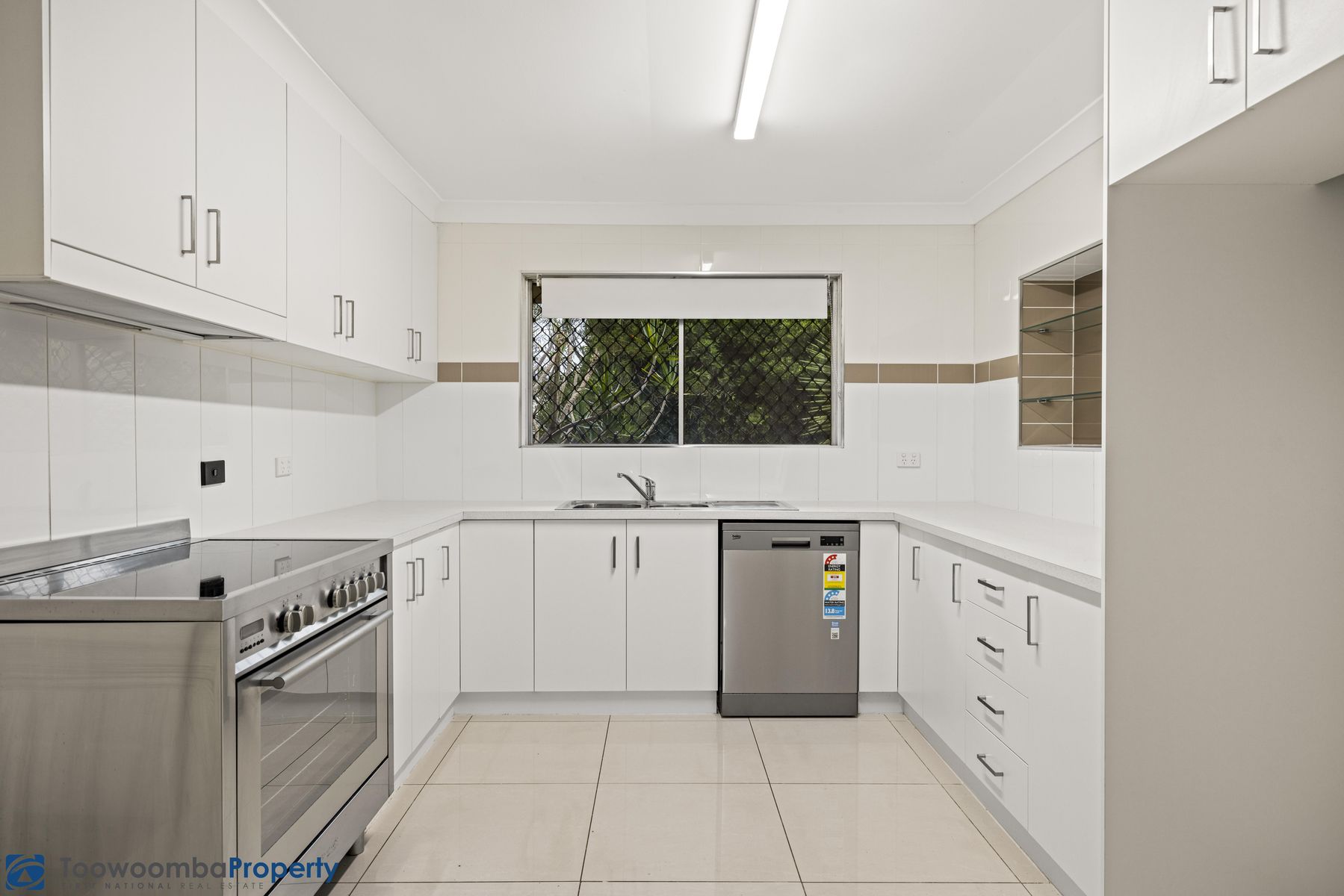 25 Welcombe Avenue, Rockville QLD 4350, Rockville - Thumbnail 2