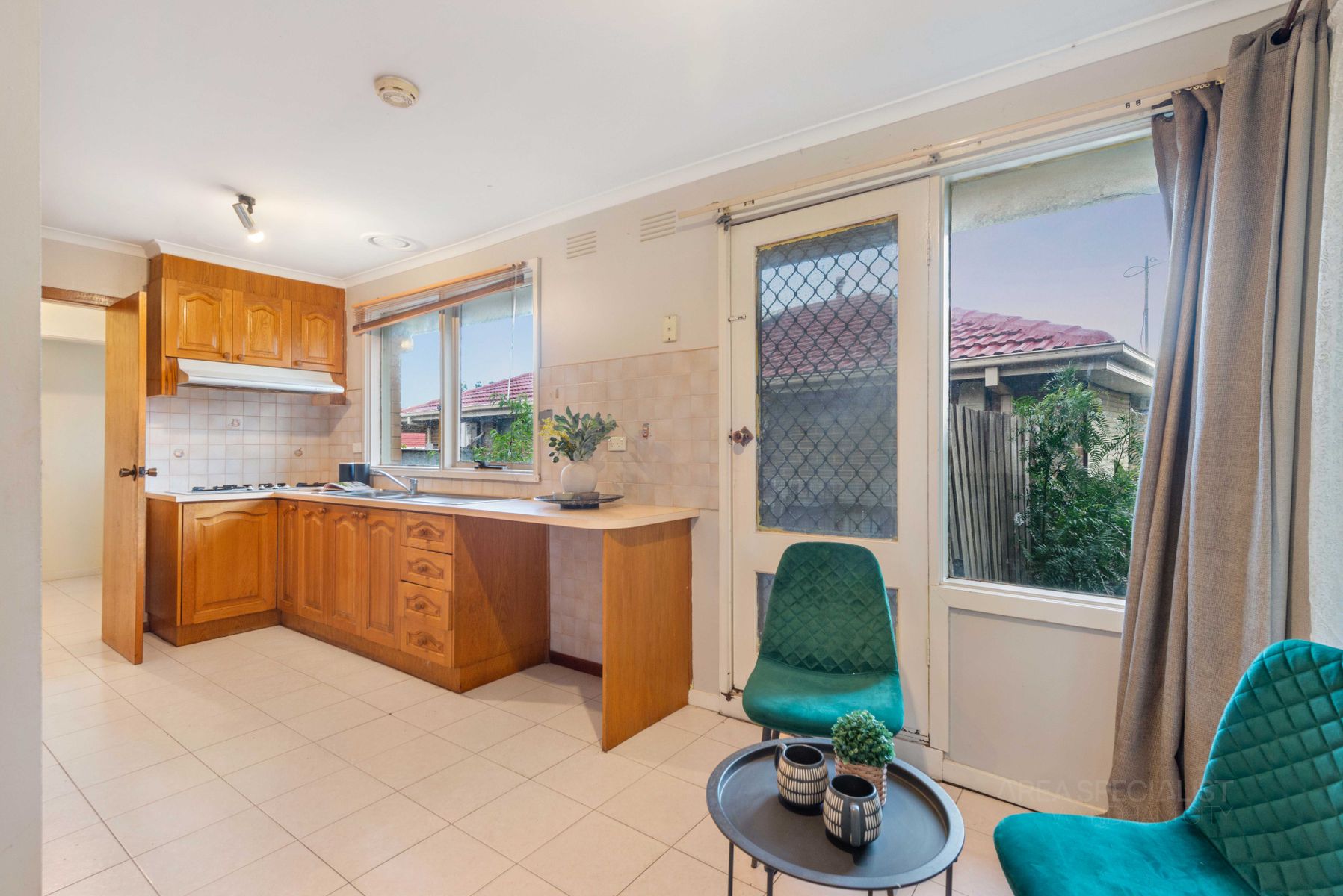 10 Highcombe Crescent, St Albans, VIC 3021, St Albans - Thumbnail 5