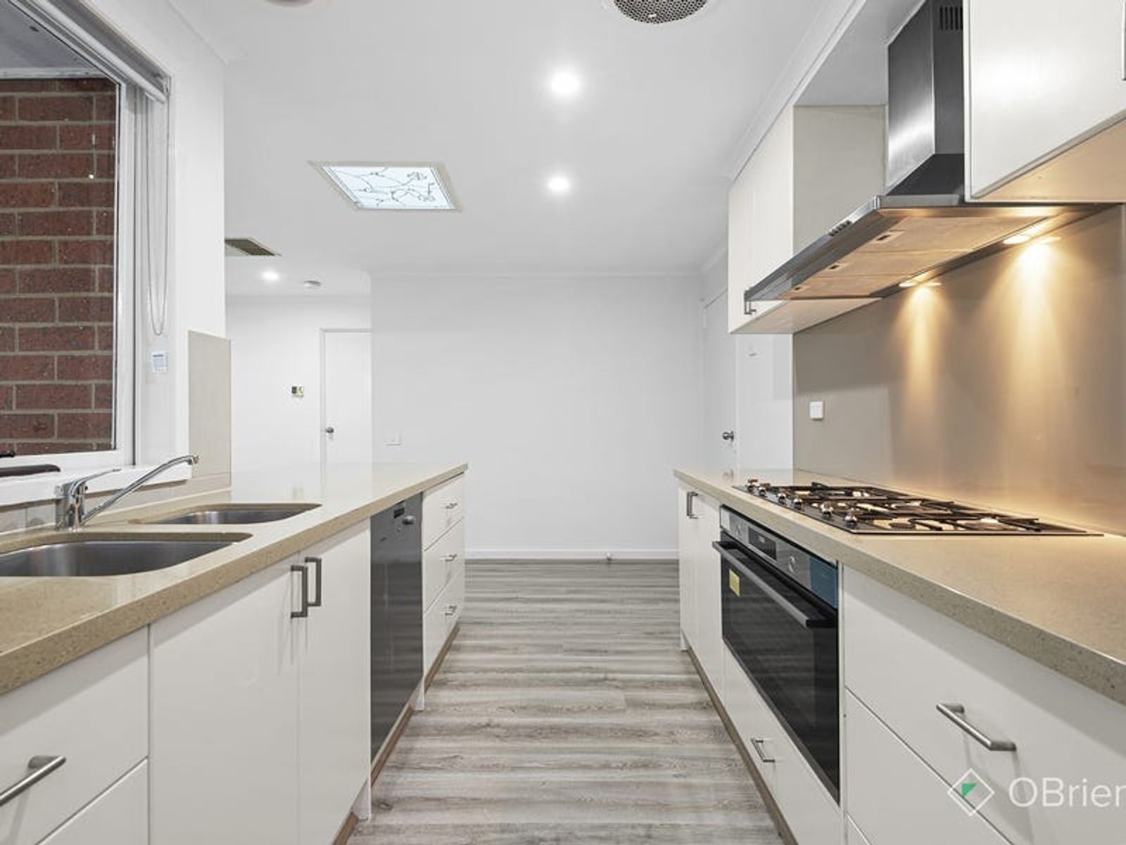 4 Gabo Court, Endeavour Hills, VIC 3802, Endeavour Hills - Thumbnail 3