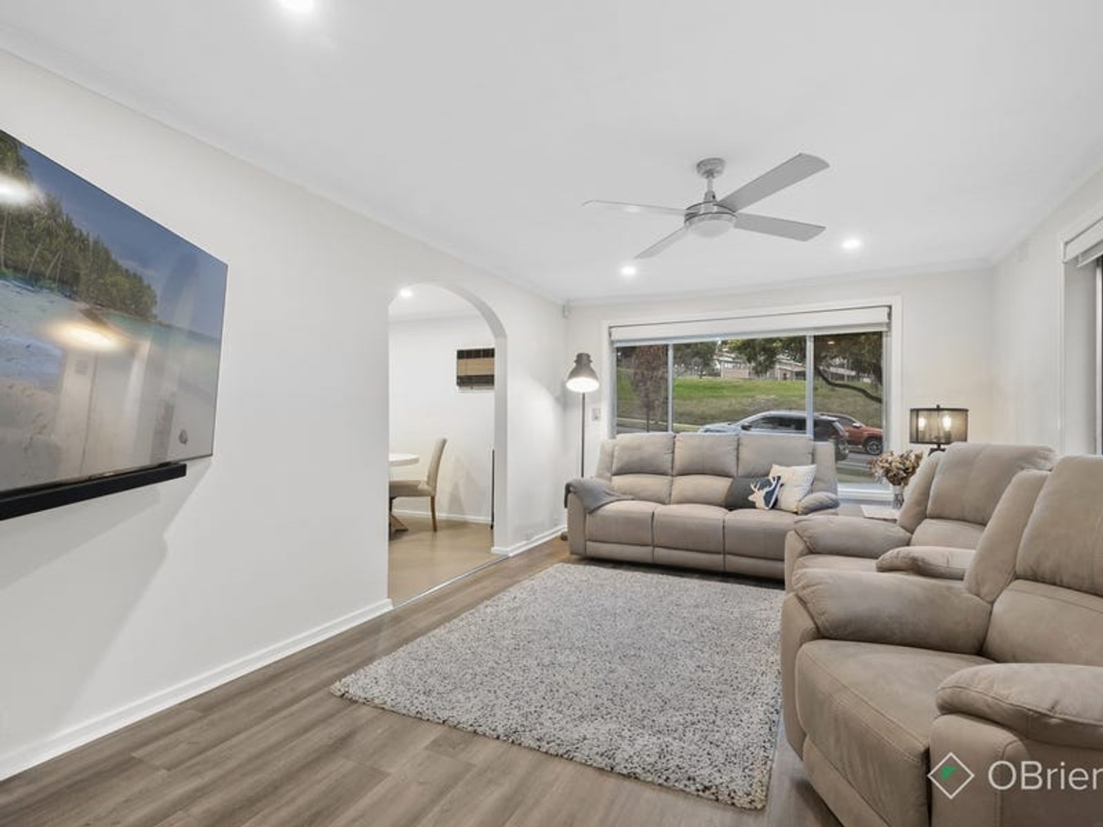 164 James Cook Drive, Endeavour Hills, VIC 3802, Endeavour Hills - Thumbnail 2