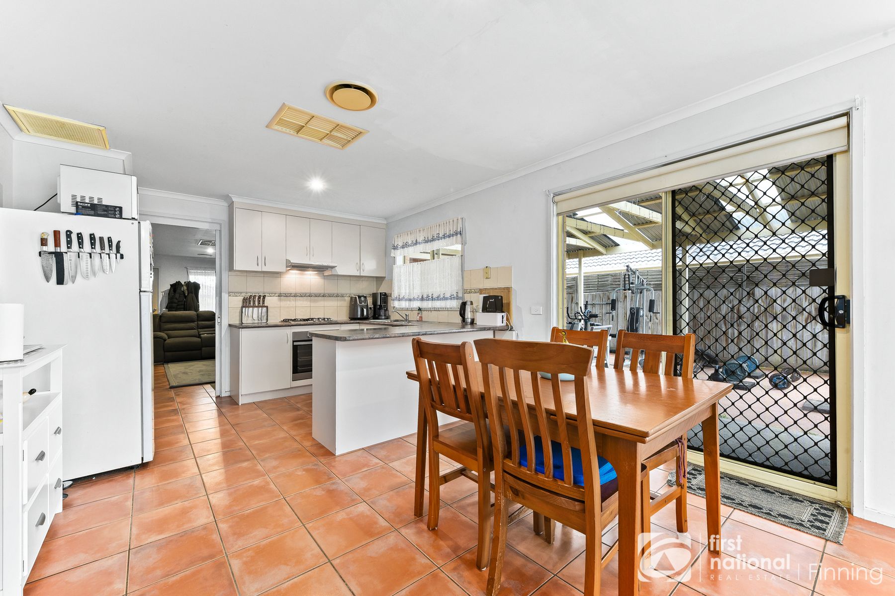 32 Raffindale Crescent, Cranbourne VIC 3977, Cranbourne - Thumbnail 4