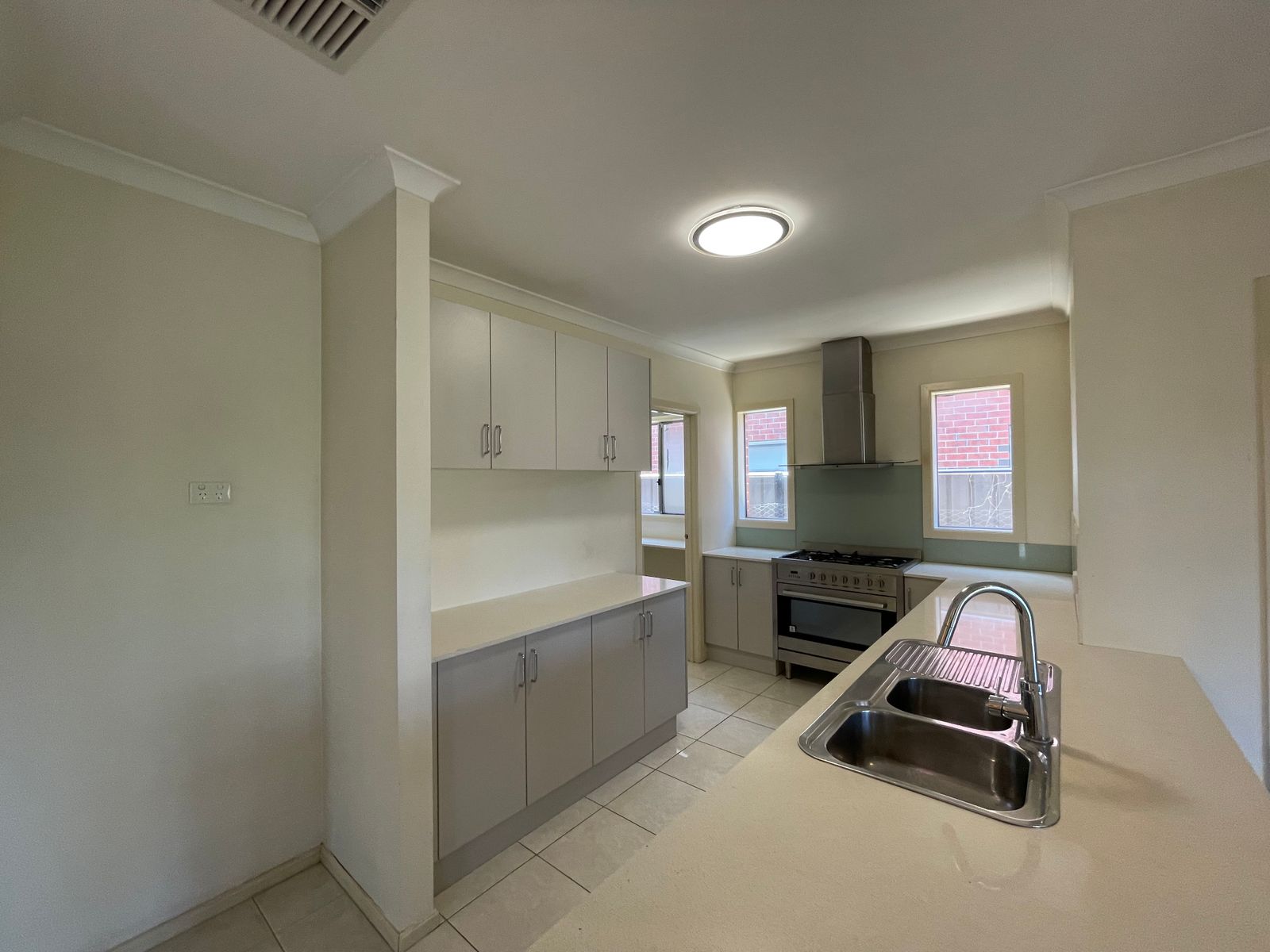3 Snowsill Circuit, Point Cook VIC 3030, Point Cook - Thumbnail 2