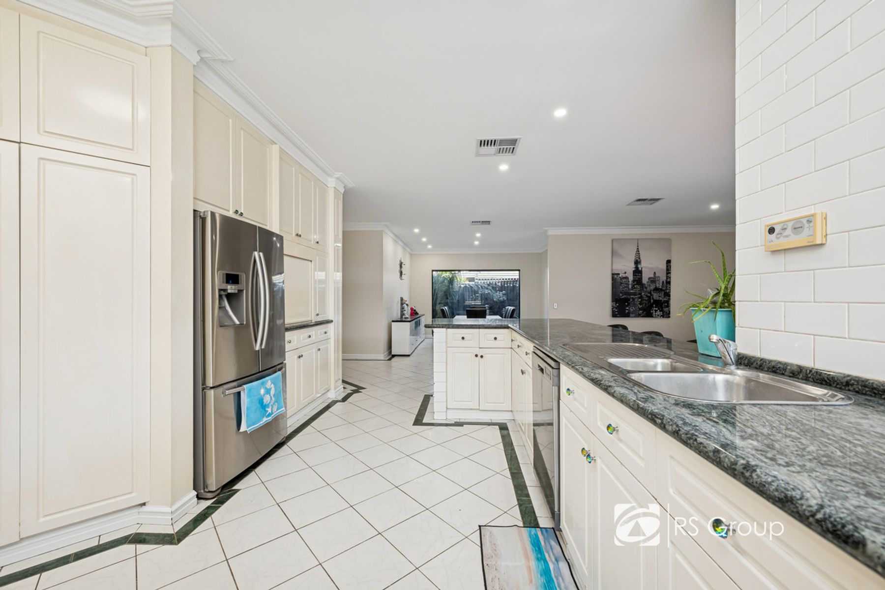 18 Newhaven Place, Canning Vale, WA 6155, Canning Vale - Thumbnail 8