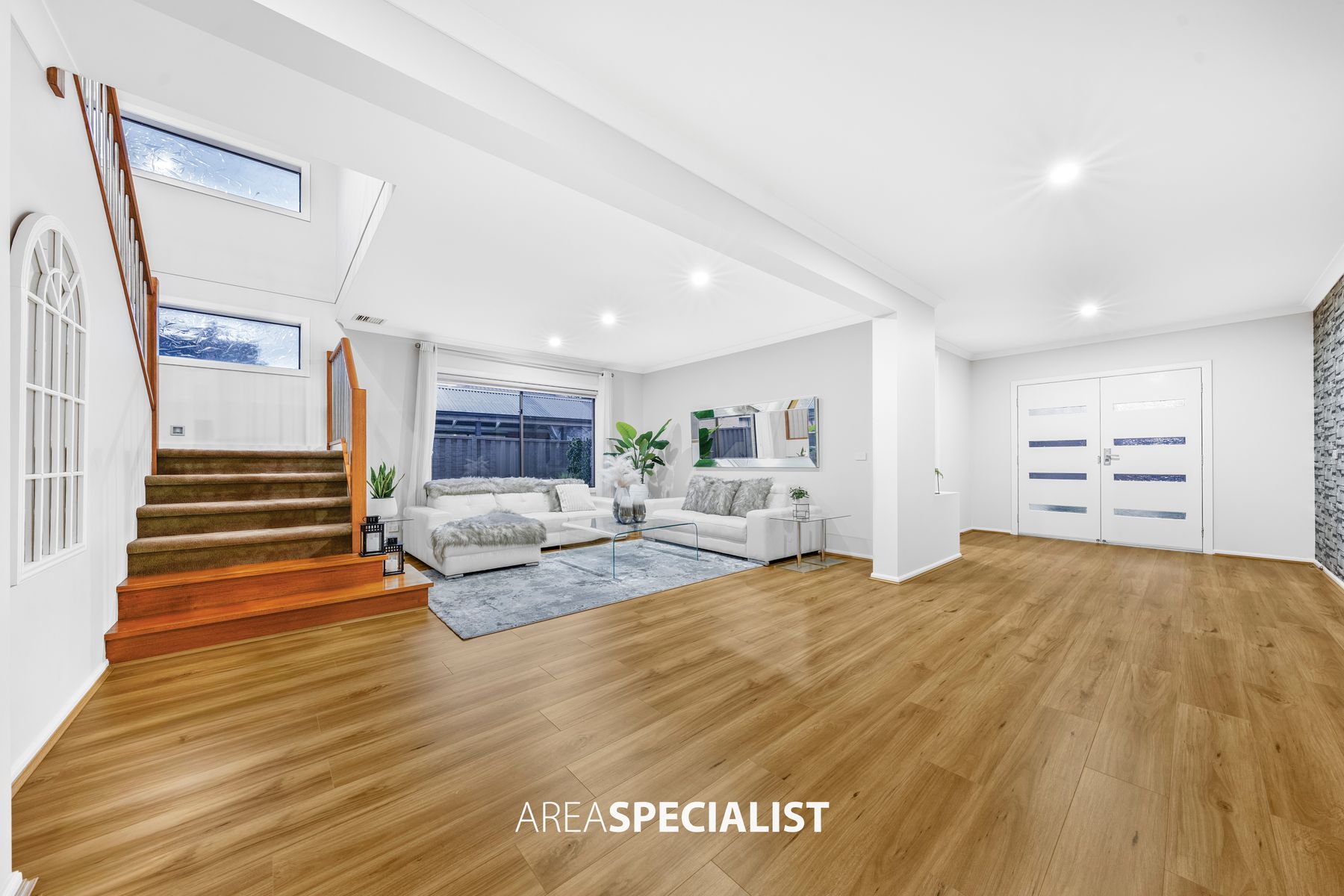 18 Ardent Crescent, Cranbourne East, Cranbourne East - Thumbnail 2