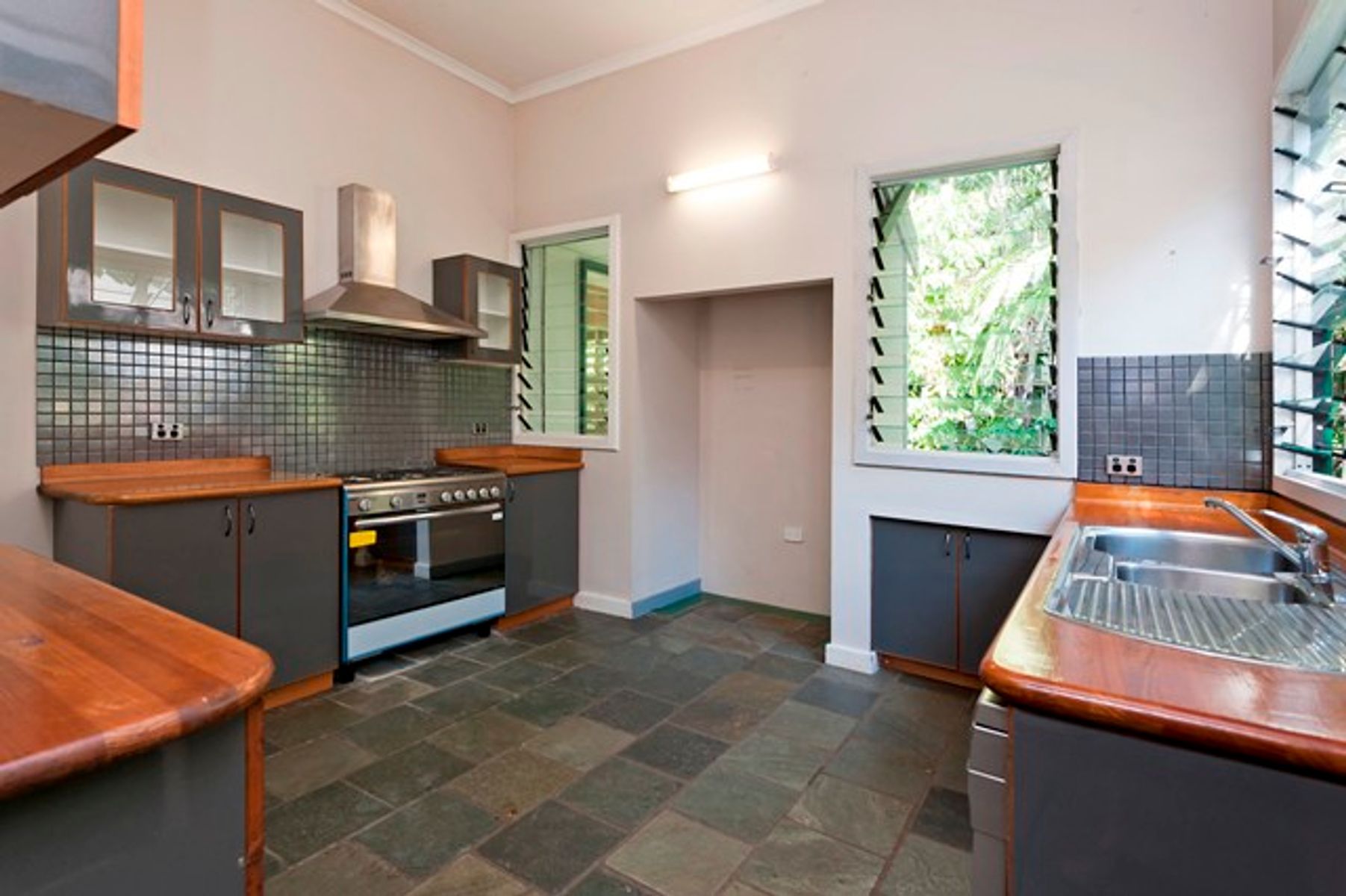 26 Martin Crescent, Coconut Grove NT 0810, Coconut Grove - Thumbnail 8