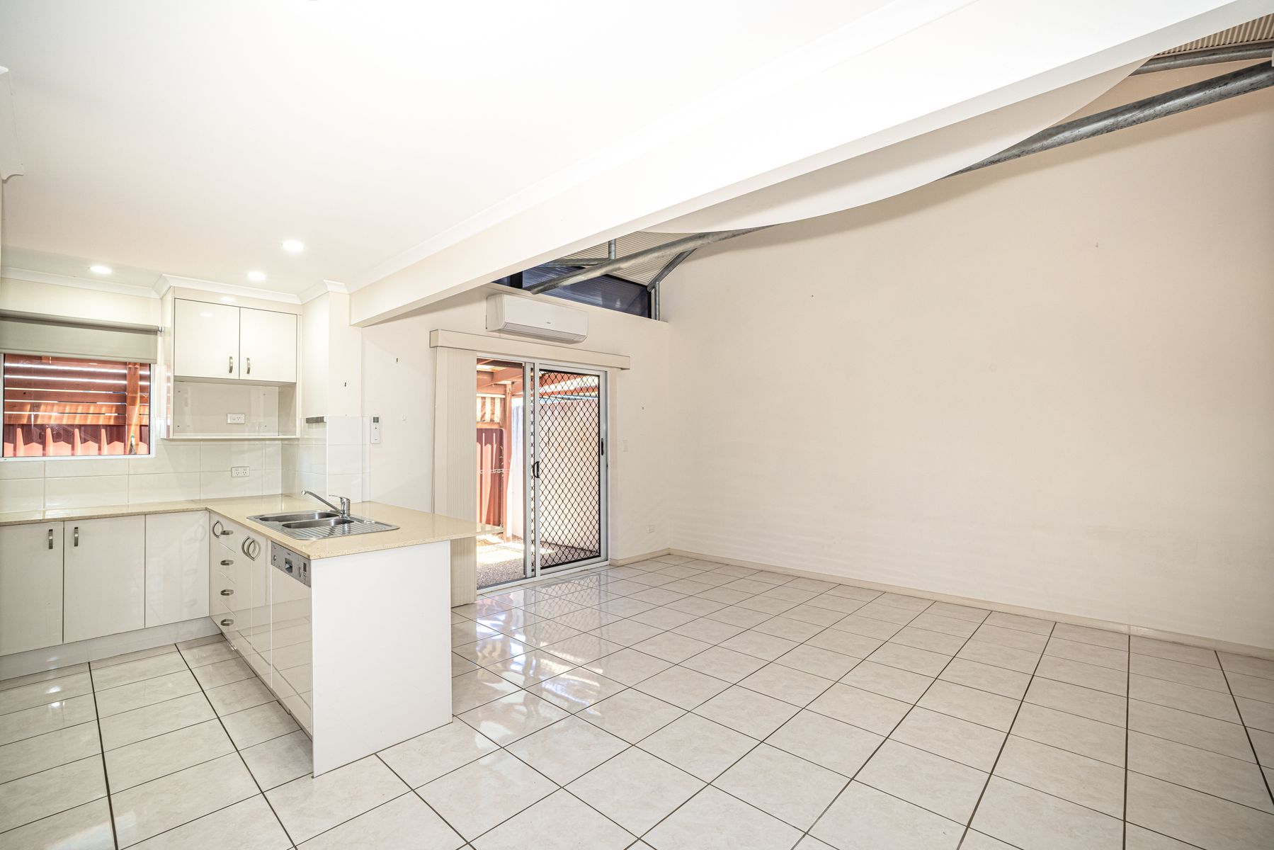 2/33 Hall Avenue, Bongaree QLD 4507, Bongaree - Thumbnail 5