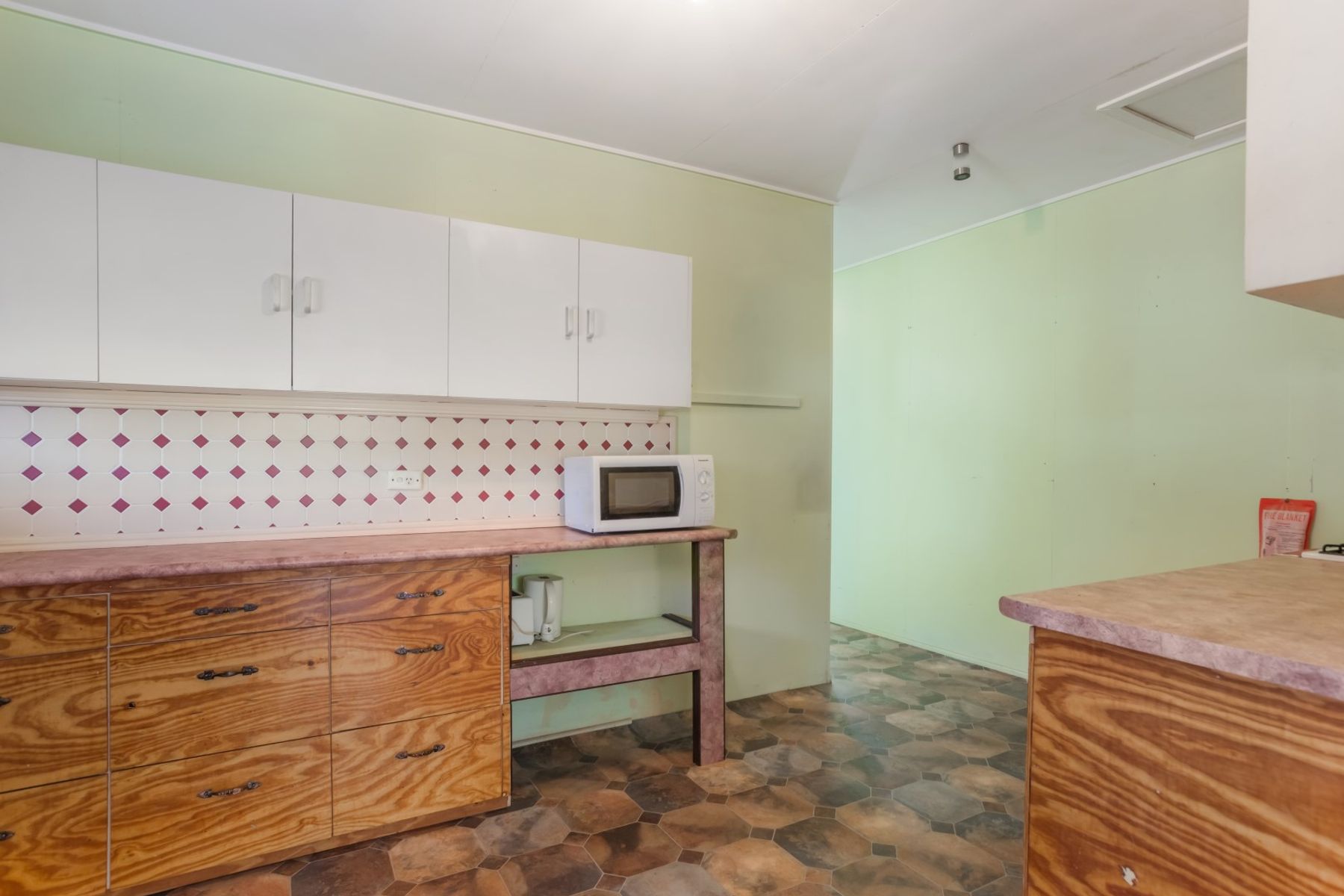 1 Carlyle Street, Riverview QLD 4303, Riverview - Thumbnail 5