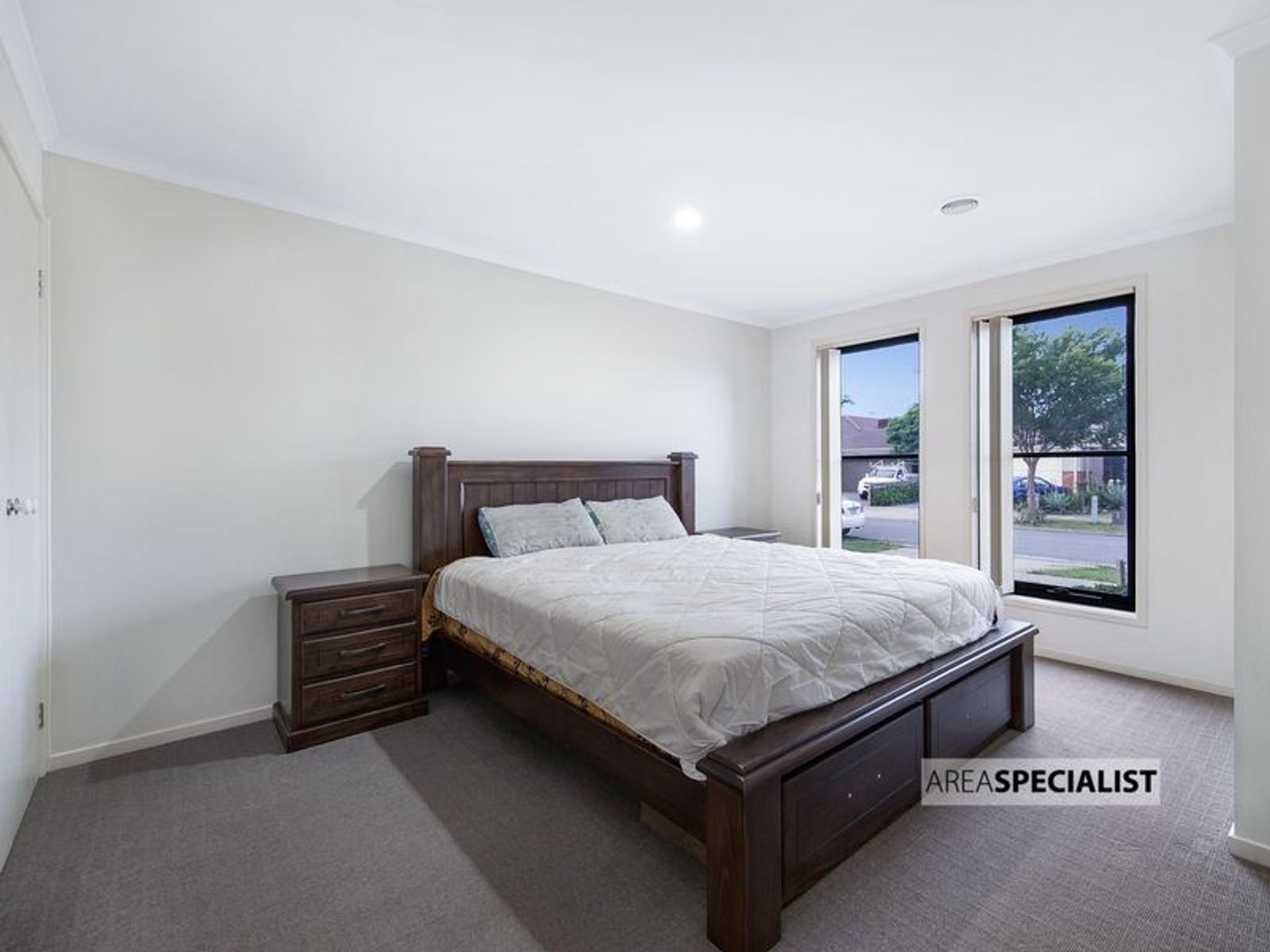 53 Phoenix Avenue, Cranbourne, VIC 3977, Cranbourne - Thumbnail 2