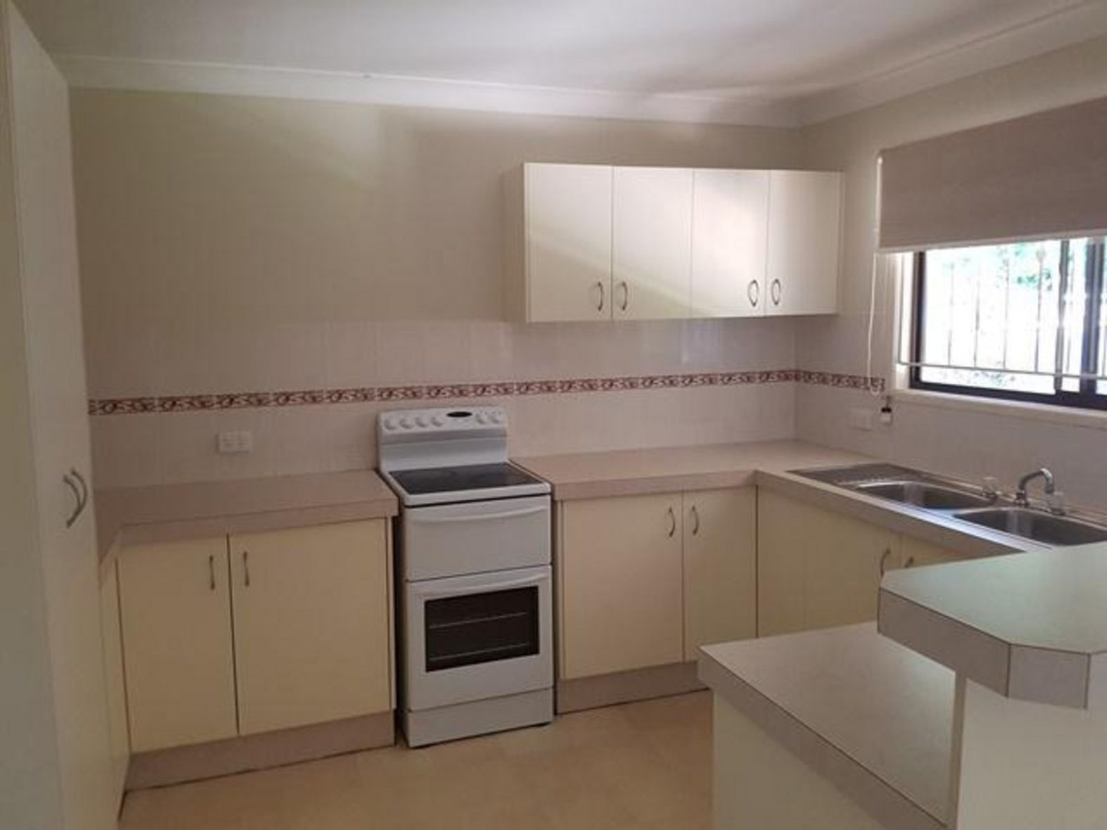 91 Peverell Street, Hillcrest QLD 4118, Hillcrest - Thumbnail 2