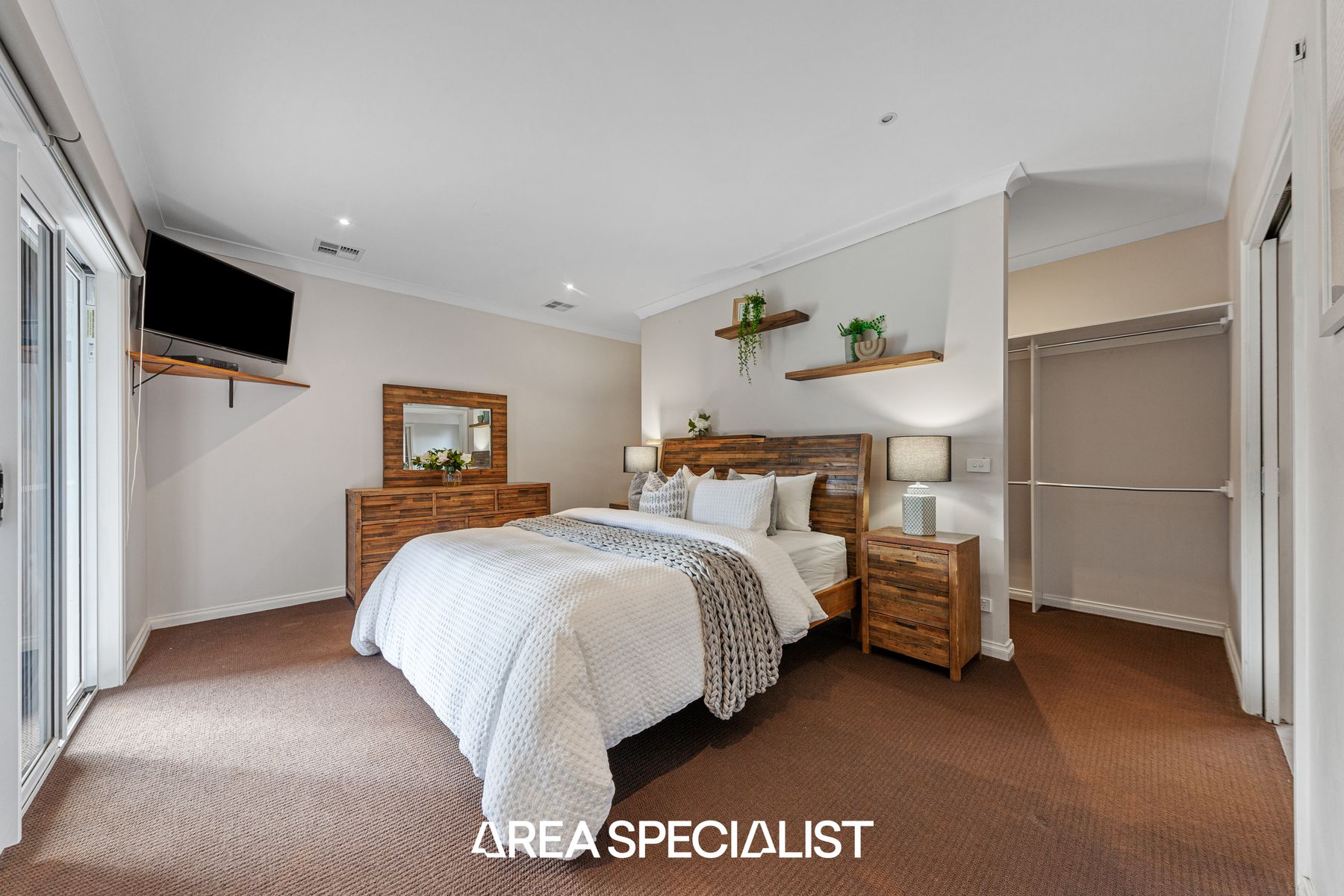 65 Thwaites Road, Pakenham, VIC 3810, Pakenham - Thumbnail 4