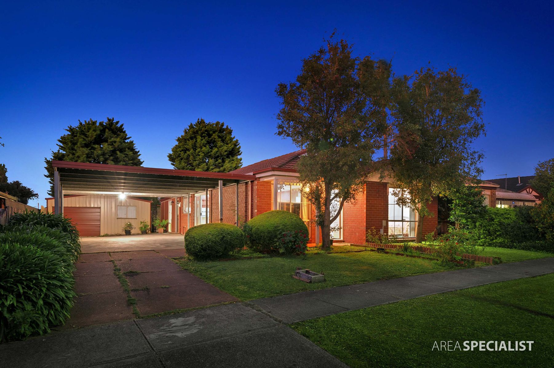 11 McGuigan Drive, Cranbourne West, VIC 3977, Cranbourne West - Thumbnail 2