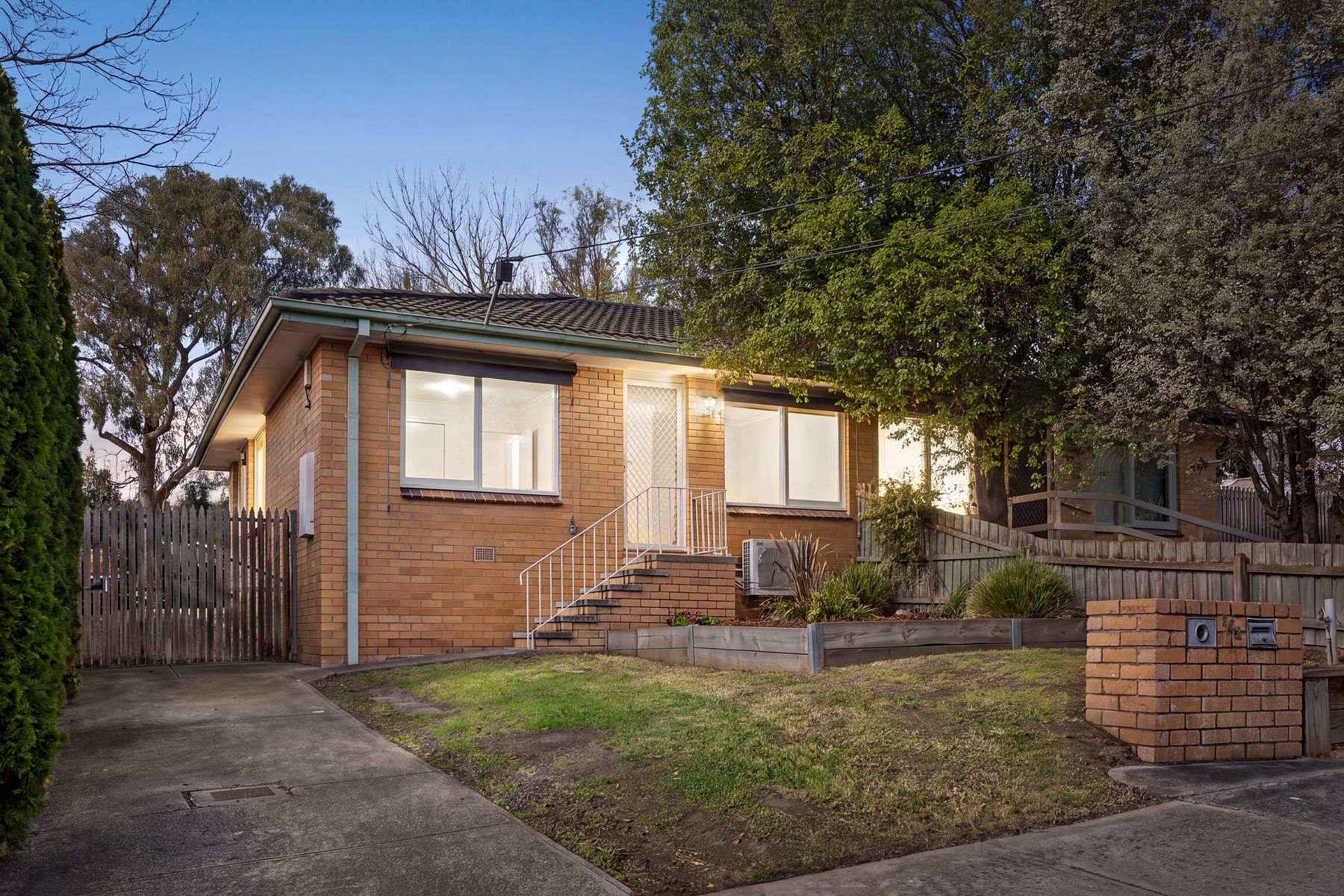 2/12 Moncoe Street, Boronia, Boronia - Thumbnail 2
