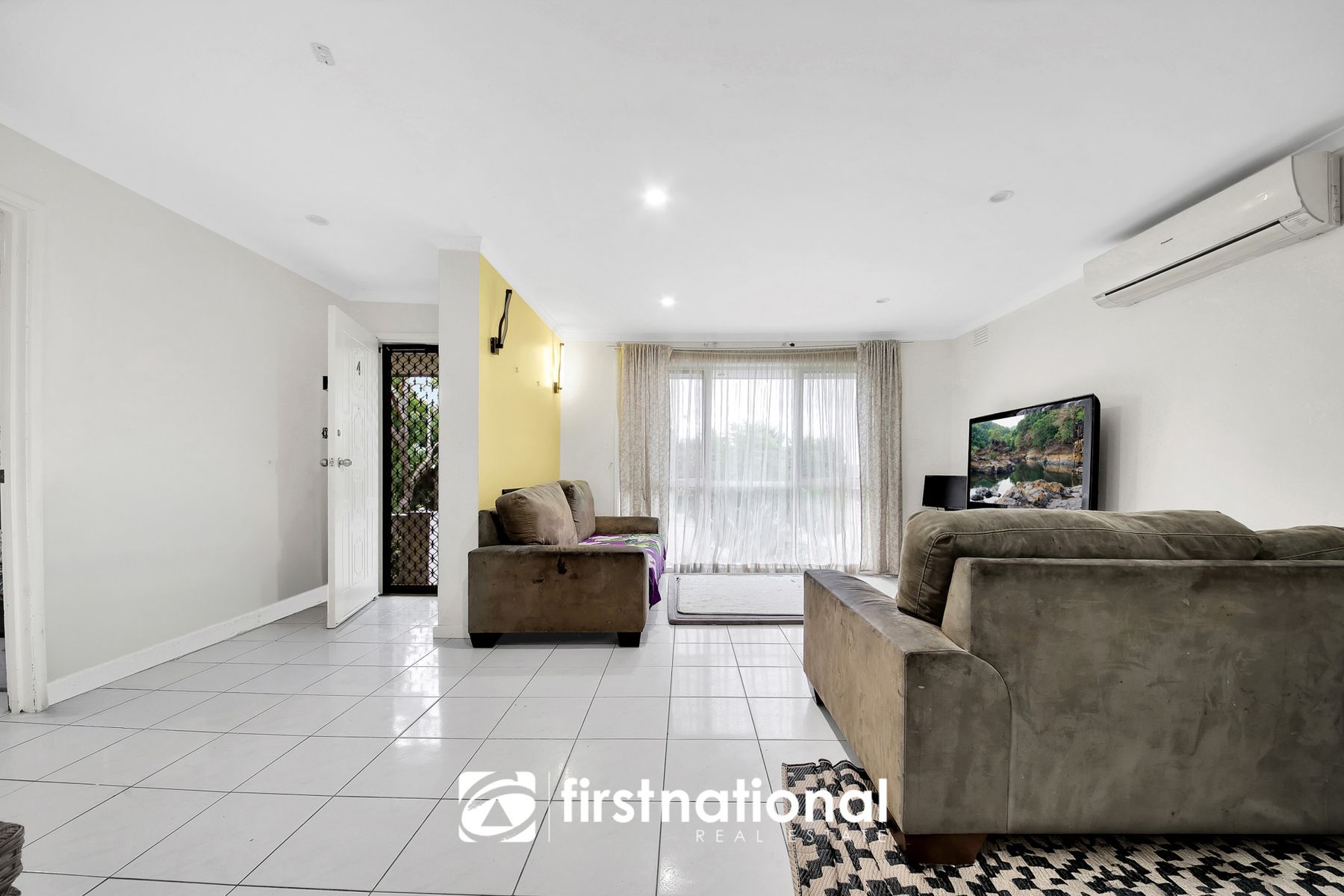 4 Heywood Grove, Endeavour Hills VIC 3802, Endeavour Hills - Thumbnail 2