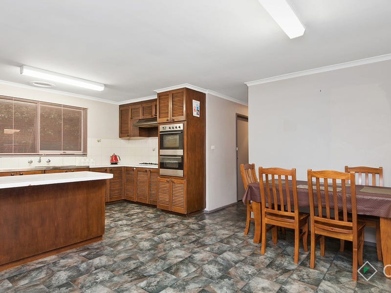 11 Robert Molyneux Avenue, Endeavour Hills, VIC 3802, Endeavour Hills - Thumbnail 4
