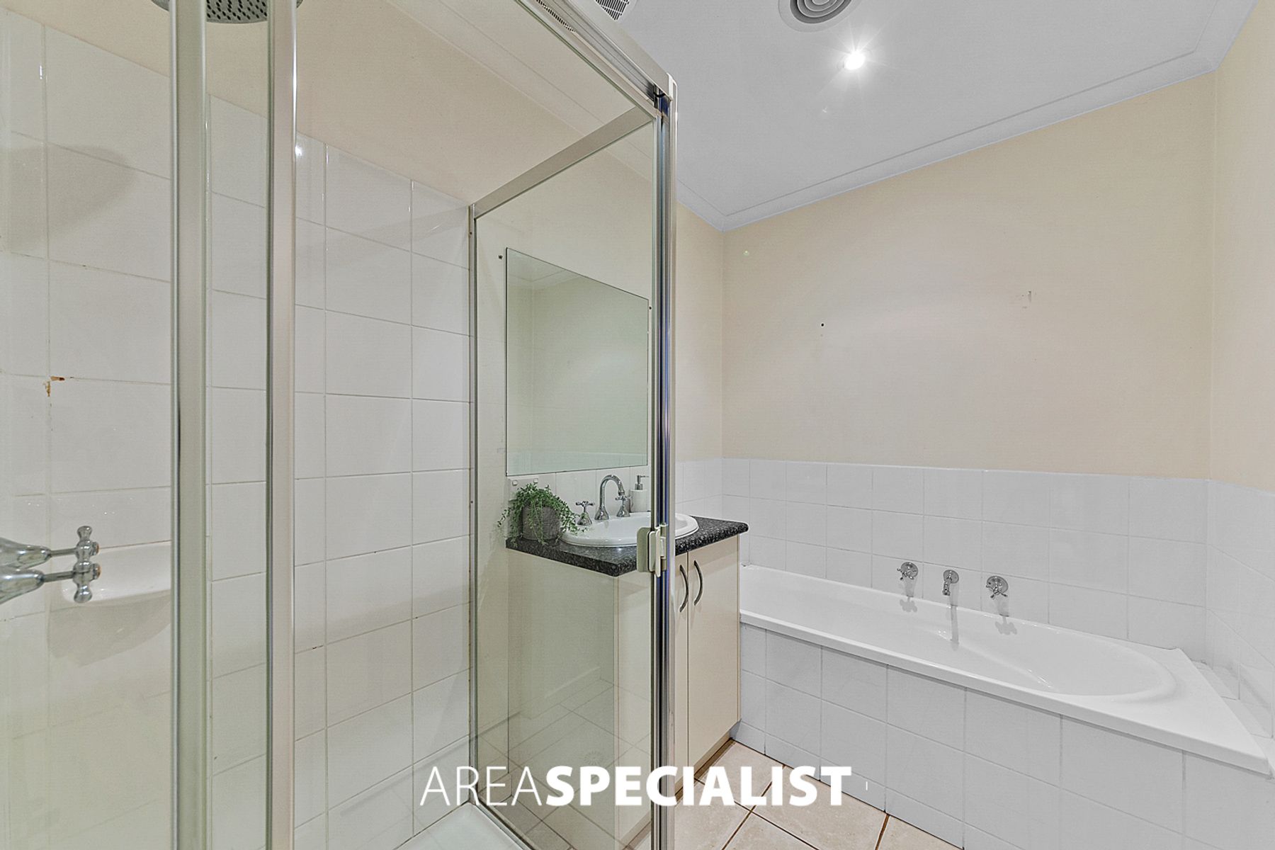 2/31 James Street, Pakenham, VIC 3810, Pakenham - Thumbnail 5