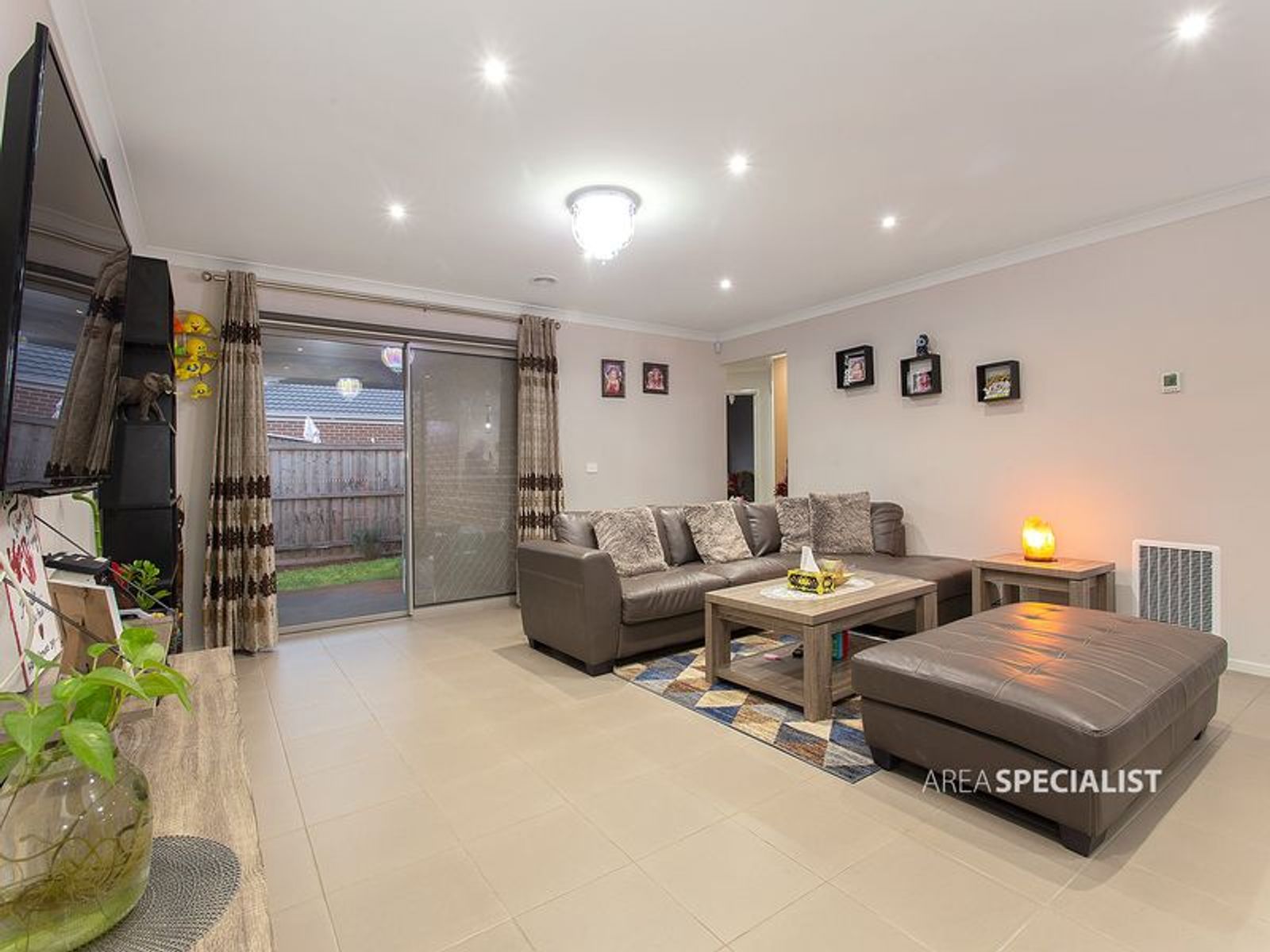 8 Springside Drive, Cranbourne West, VIC 3977, Cranbourne West - Thumbnail 4